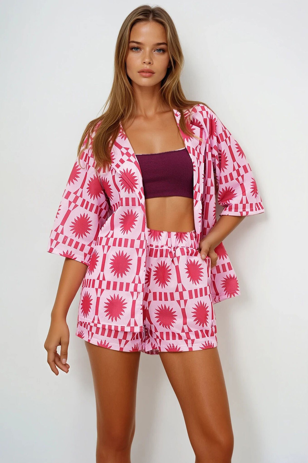 Pembe Ceket Yaka Desenli Gömlek Ve Çift Cepli Şort Takım