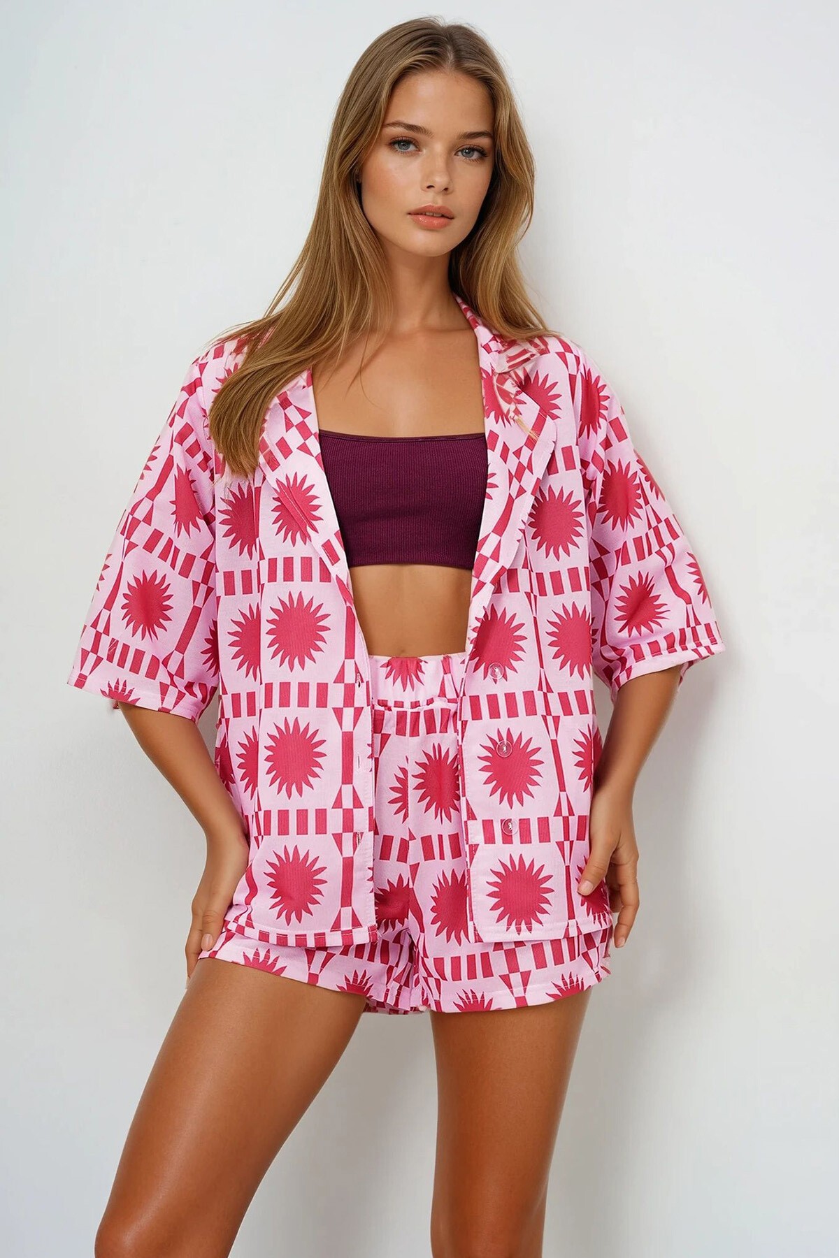 Pembe Ceket Yaka Desenli Gömlek Ve Çift Cepli Şort Takım