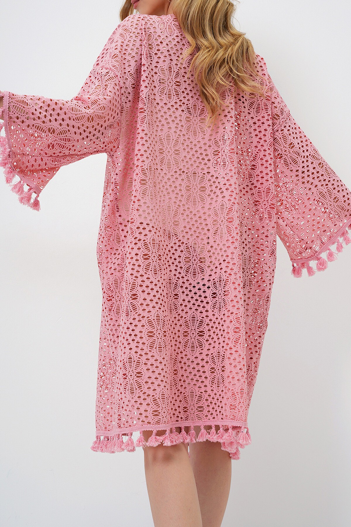 Pembe Delik Ajurlu Püsküllü Kimono