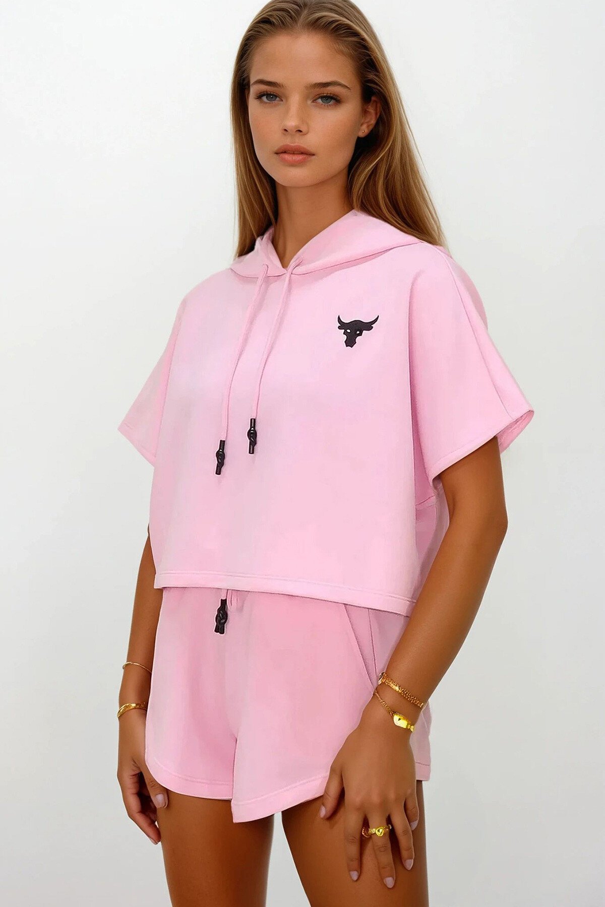 Pembe Kapüşonlu Crop Sweatshirt Ve Şortlu Takım
