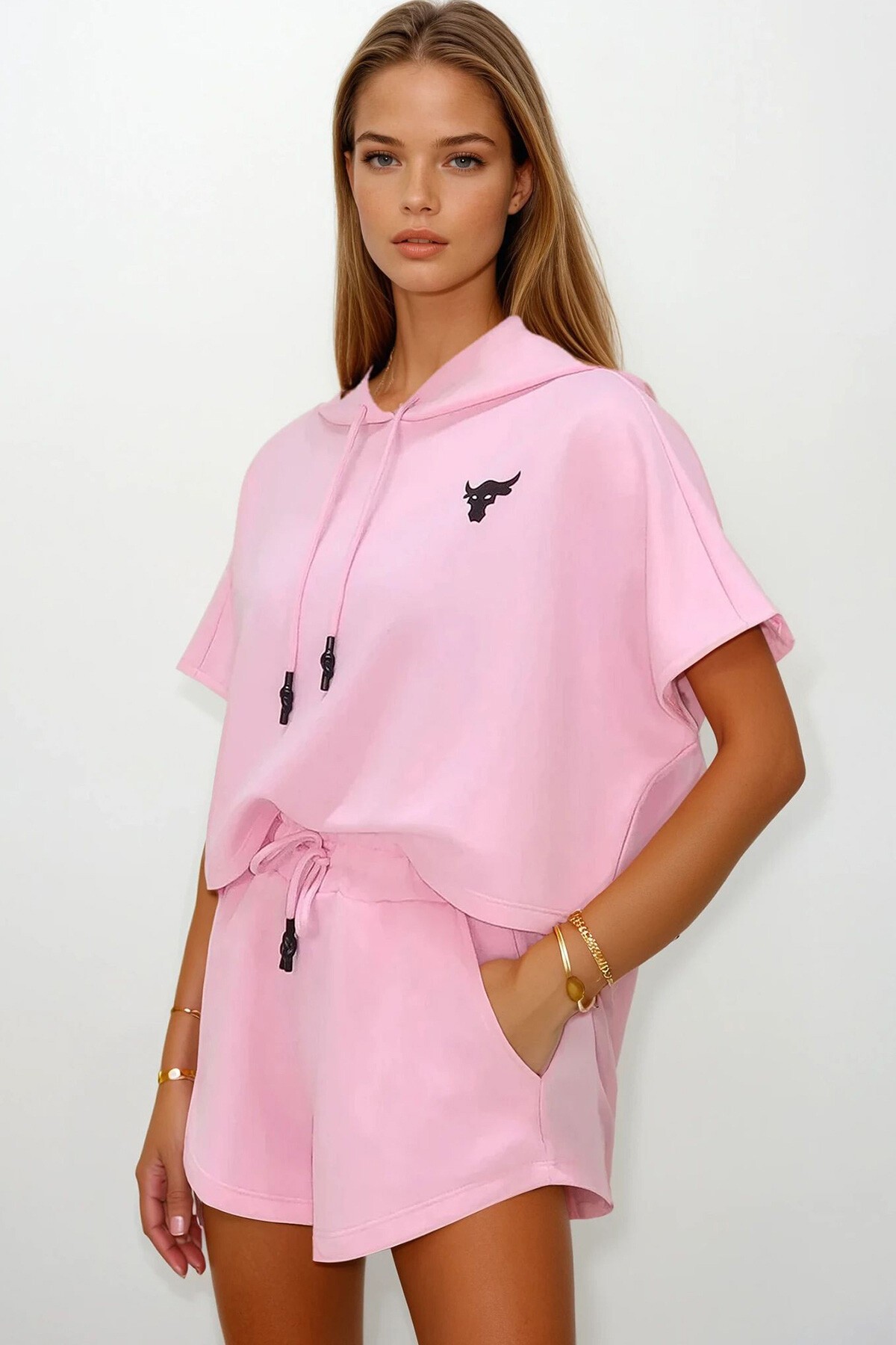 Pembe Kapüşonlu Crop Sweatshirt Ve Şortlu Takım