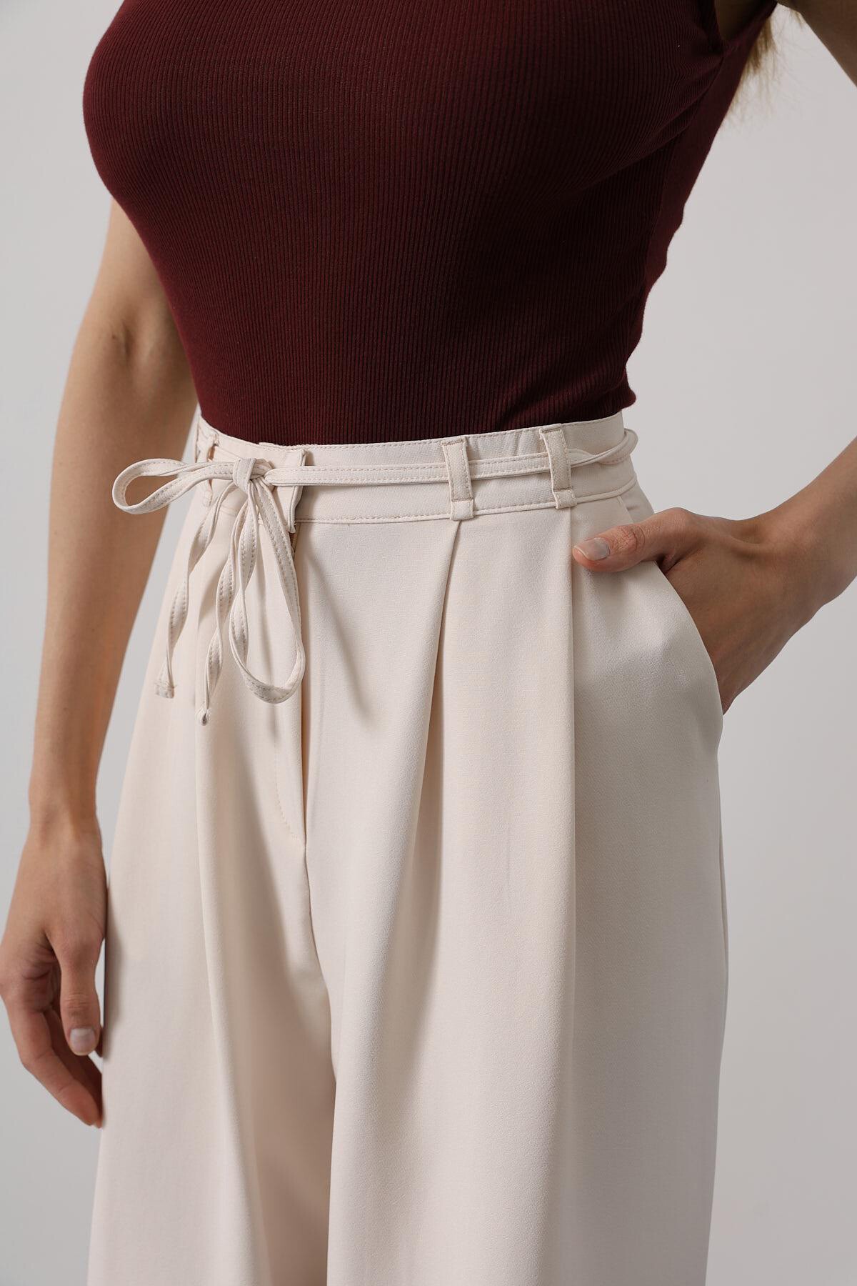 Bej Çift Cepli Pileli Bağcıklı Oversize Pantolon