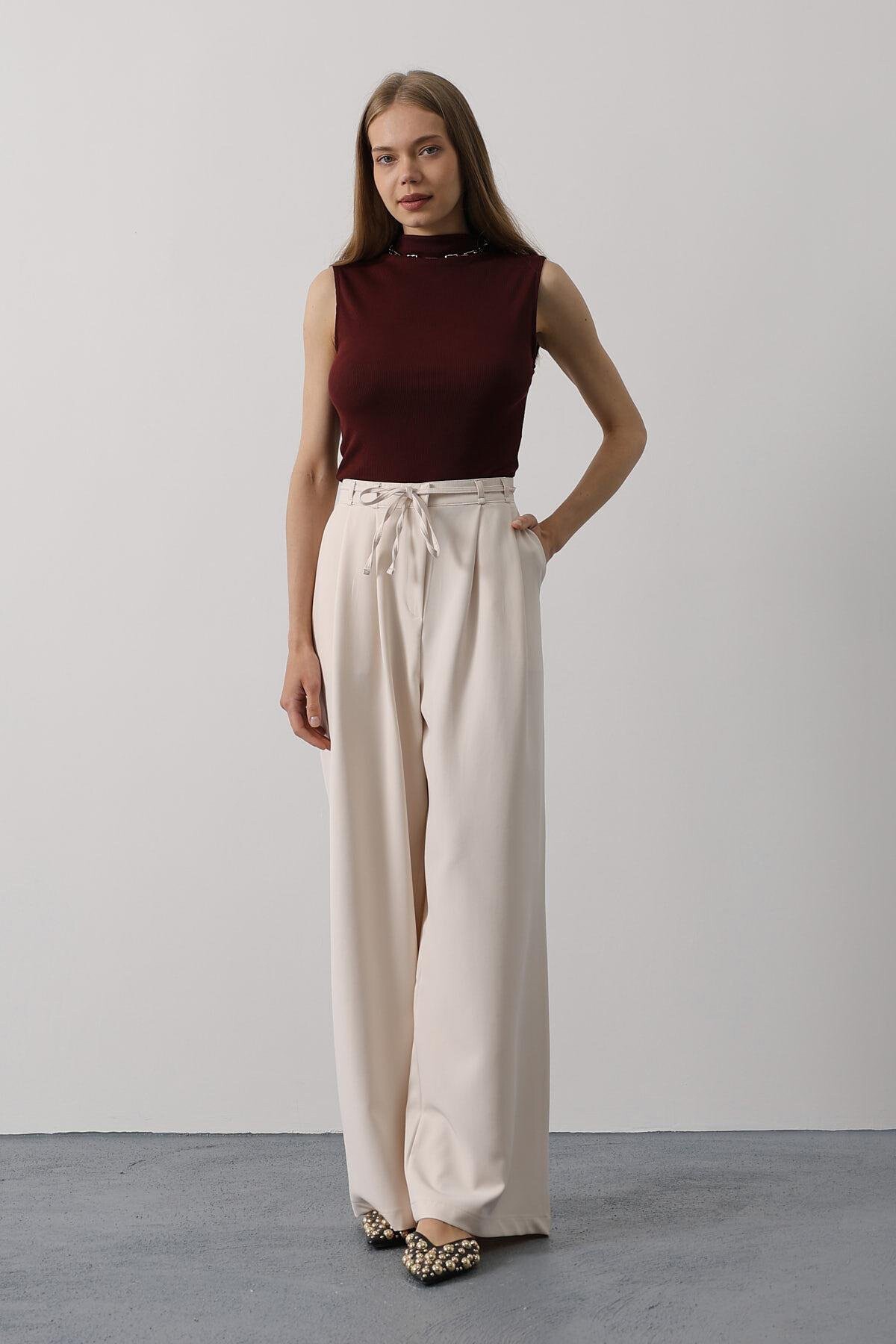 Bej Çift Cepli Pileli Bağcıklı Oversize Pantolon