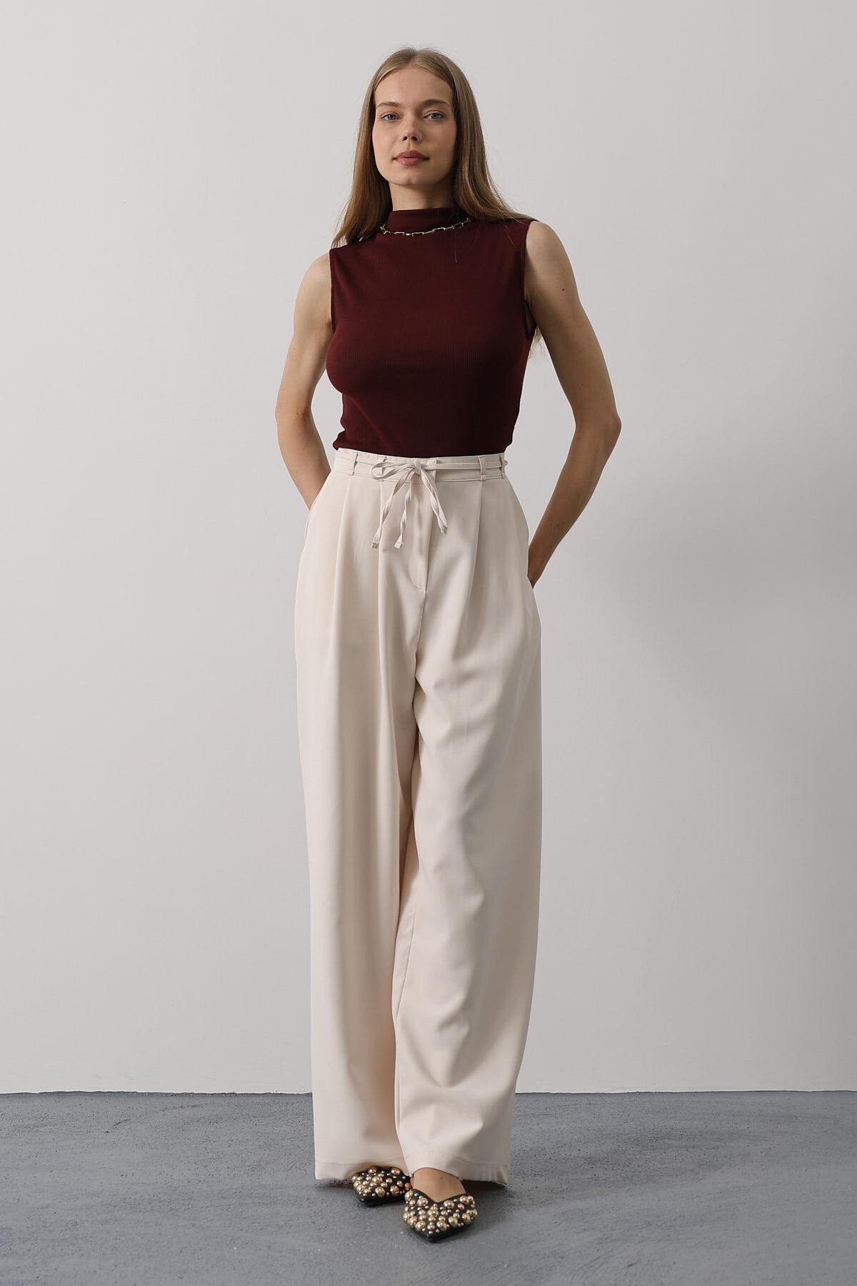 Bej Çift Cepli Pileli Bağcıklı Oversize Pantolon