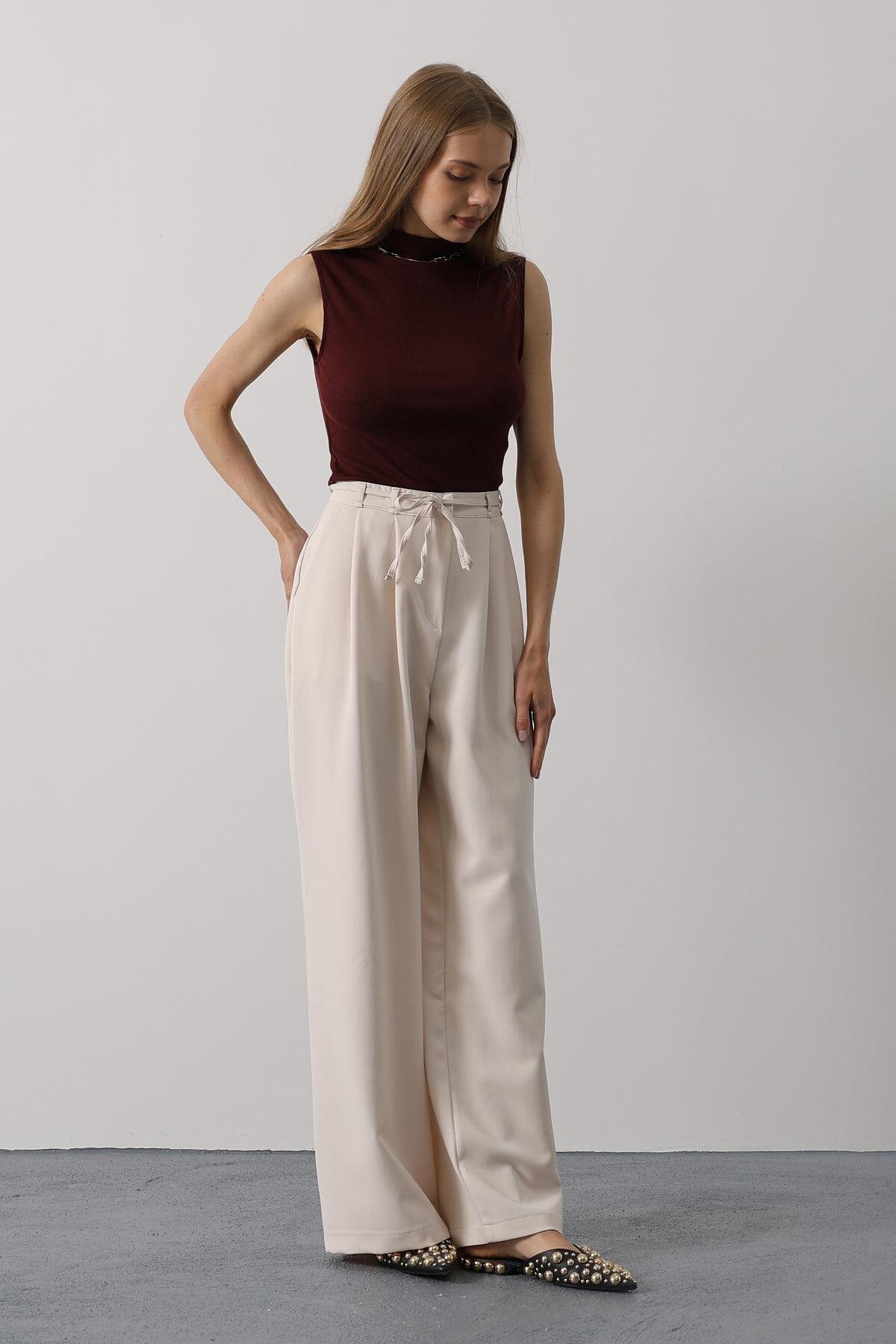 Bej Çift Cepli Pileli Bağcıklı Oversize Pantolon