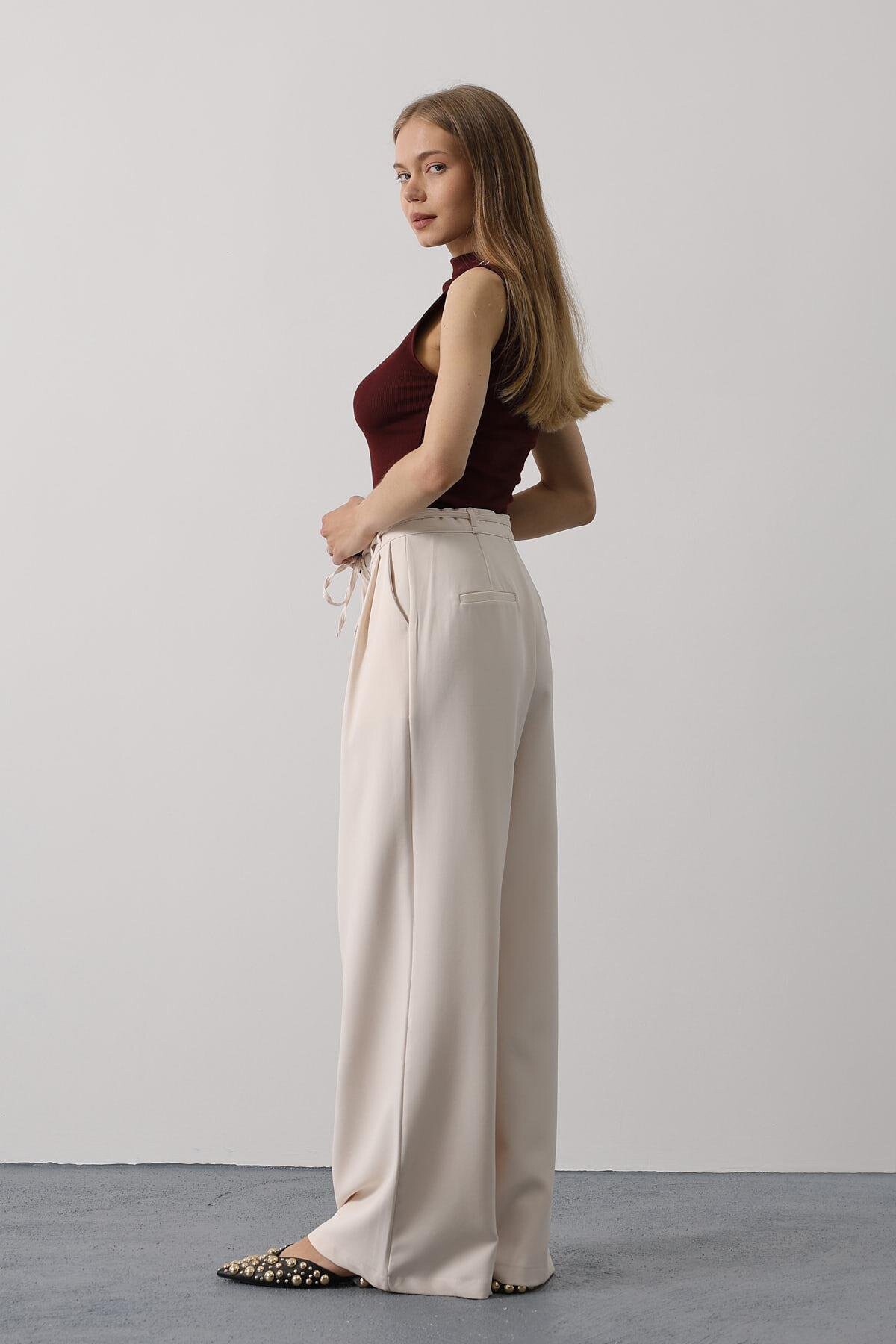 Bej Çift Cepli Pileli Bağcıklı Oversize Pantolon