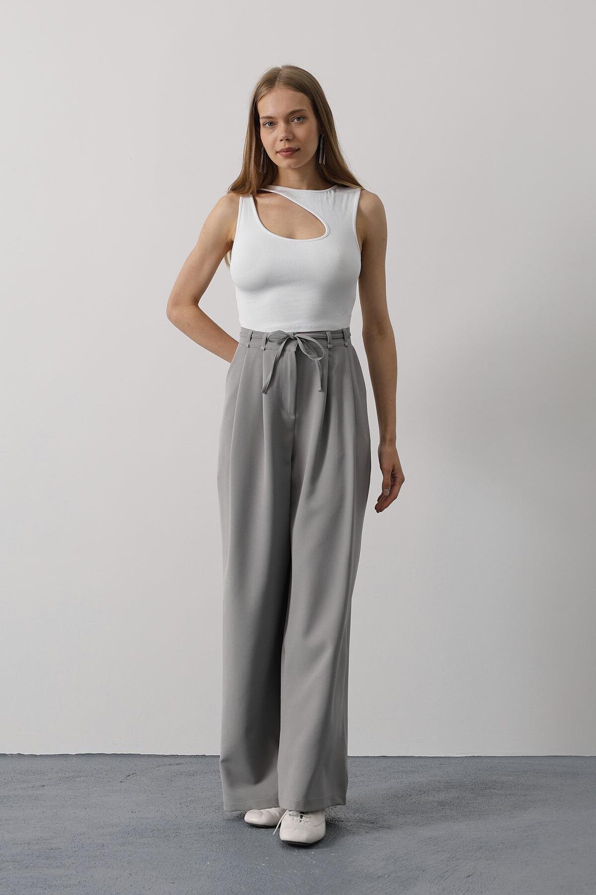 Gri Çift Cepli Pileli Bağcıklı Oversize Pantolon