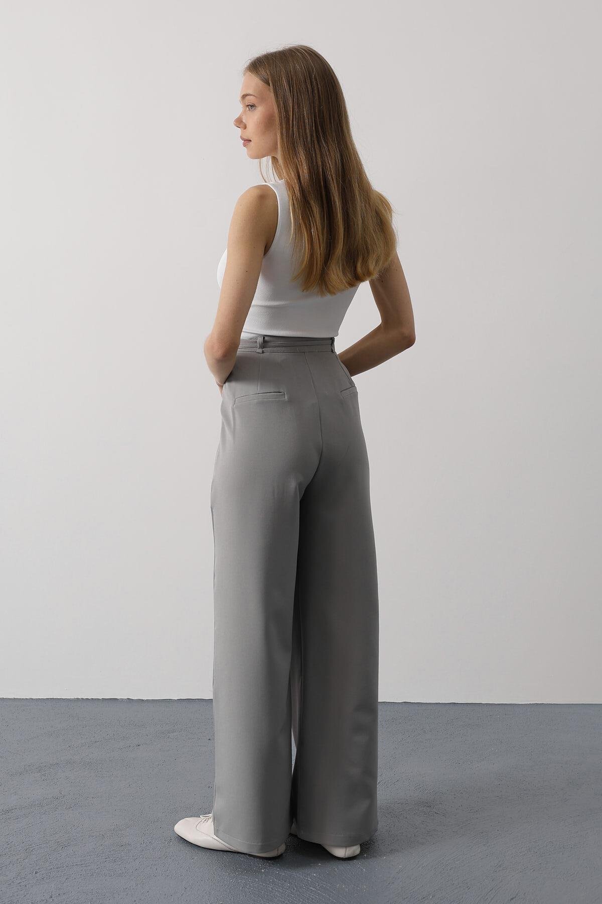 Gri Çift Cepli Pileli Bağcıklı Oversize Pantolon