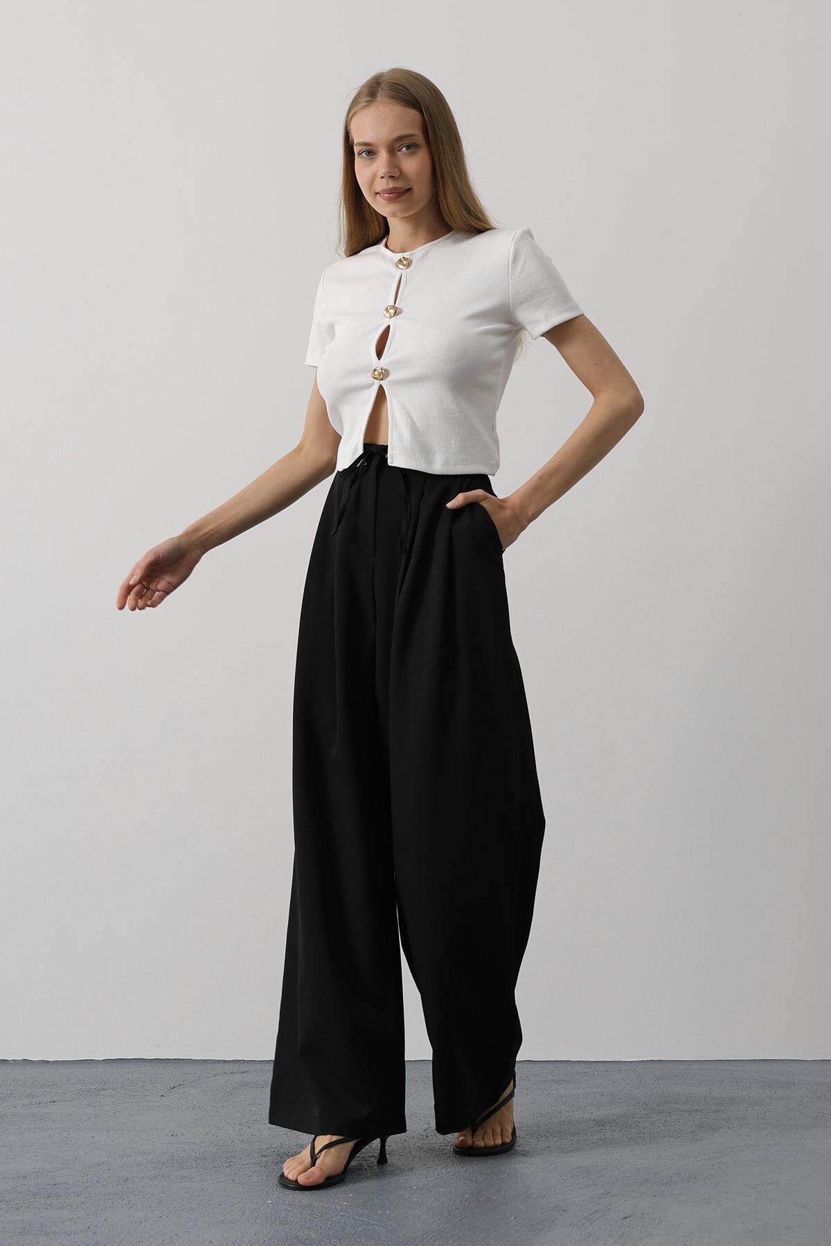 Siyah Çift Cepli Pileli Bağcıklı Oversize Pantolon