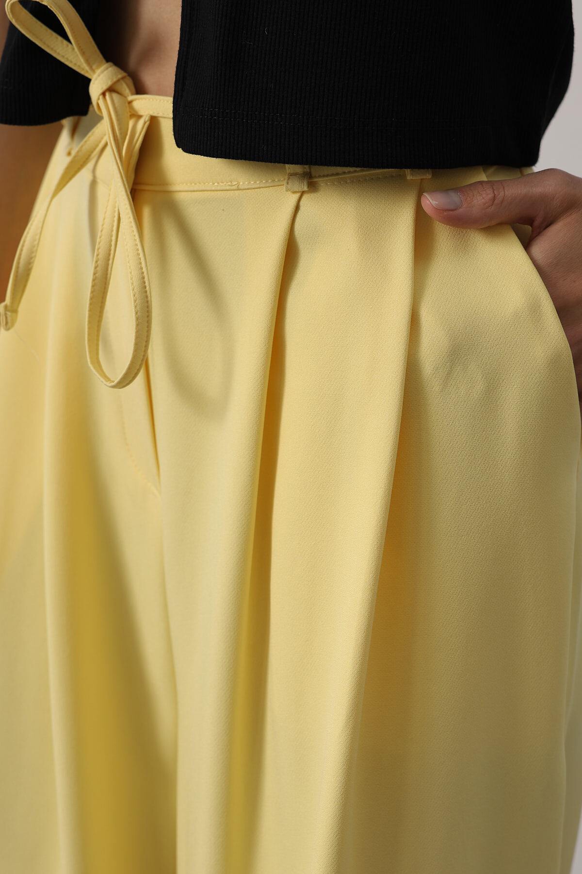 Sarı Çift Cepli Pileli Bağcıklı Oversize Pantolon