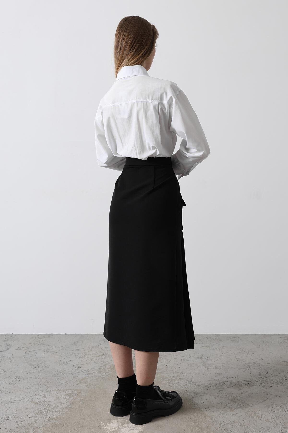 Beyaz Pileli Cep Detaylı Kontrast Gömlek Elbise