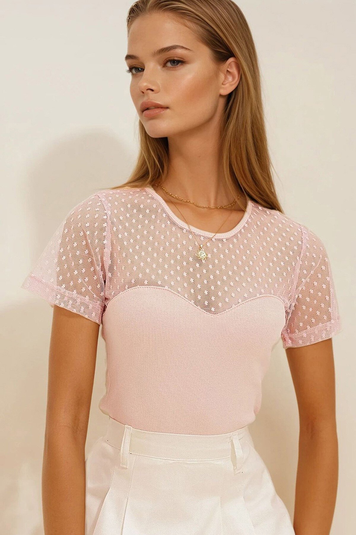 Pudra Bisiklet Yaka Tül Detaylı Puantiyeli Örme Bluz