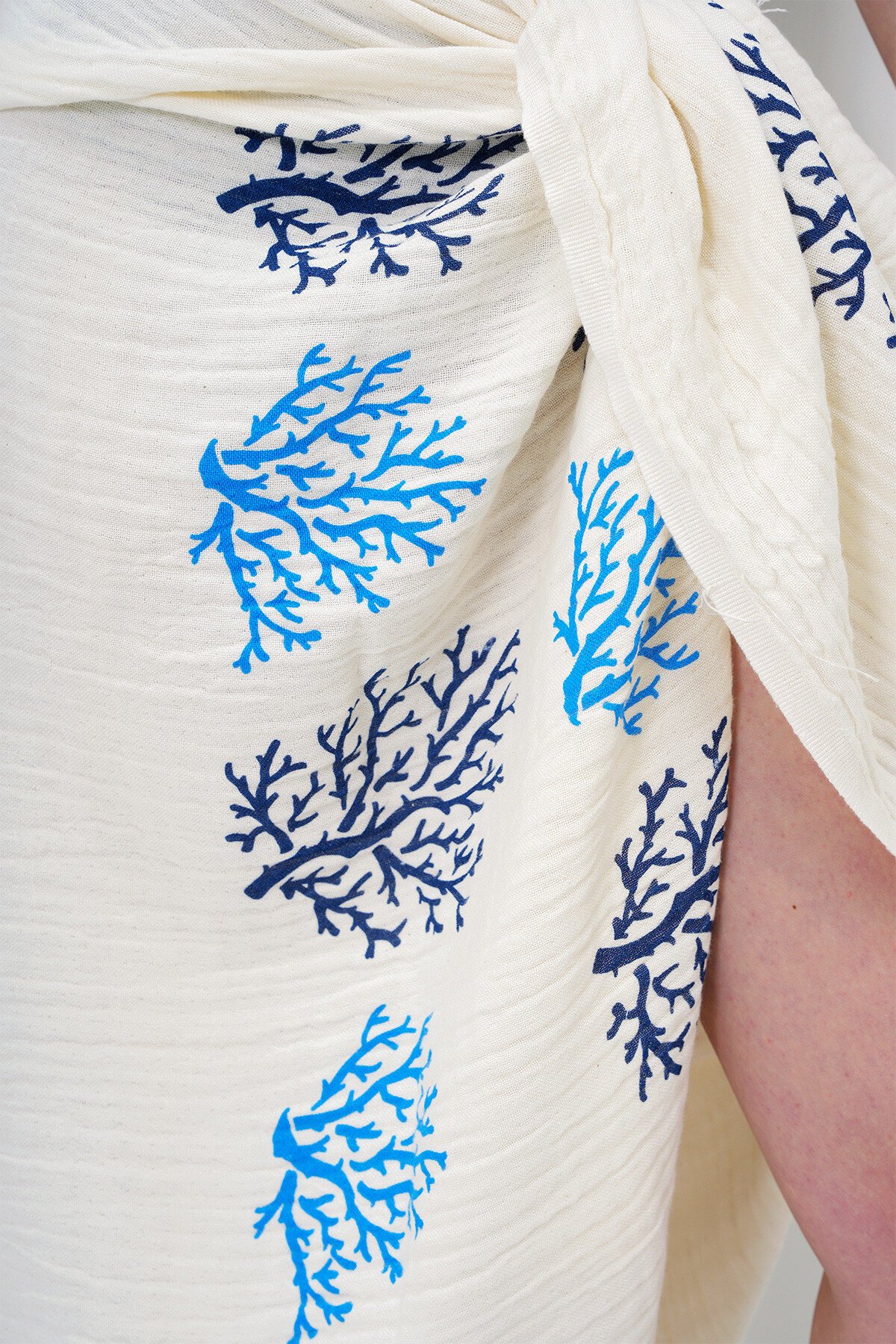 Saks Desenli Müslin Havlu Pareo