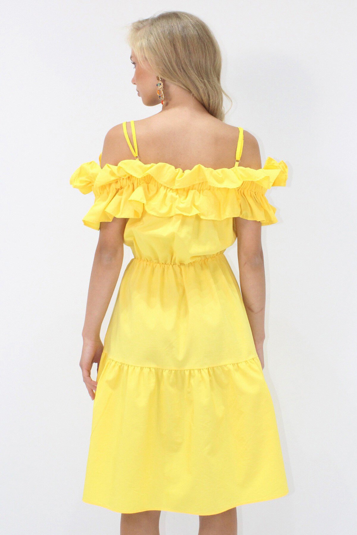 Sarı Ayarlanabilir Askılı Madonna Yaka Çift Cepli Kat Kat Volanlı Poplin Mini Elbise