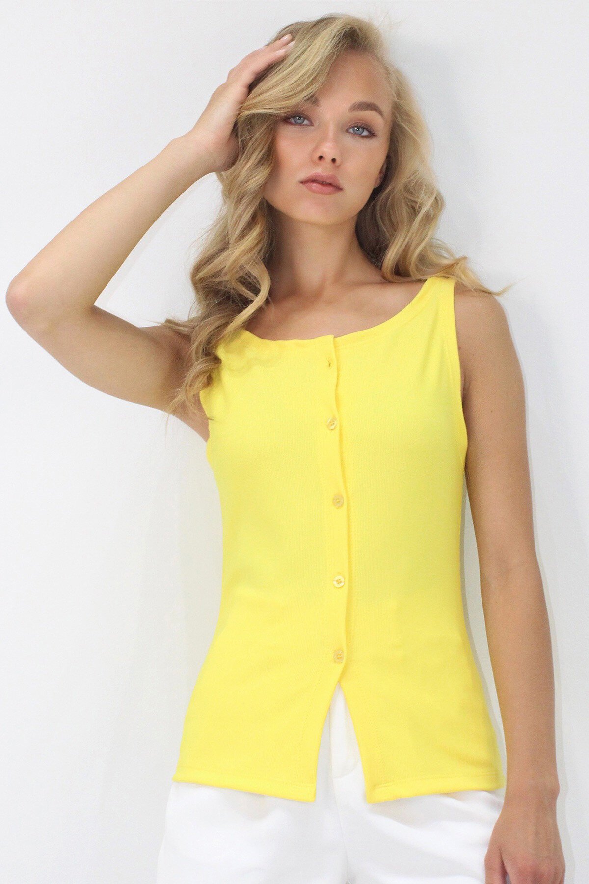 Sarı Bisiklet Yaka Önü Düğmeli Ottoban Kolsuz Bluz