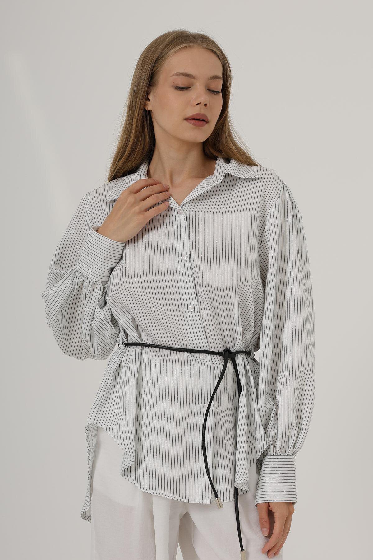 Beyaz Çizgili Kemer Detaylı Balon Kol Gömlek
