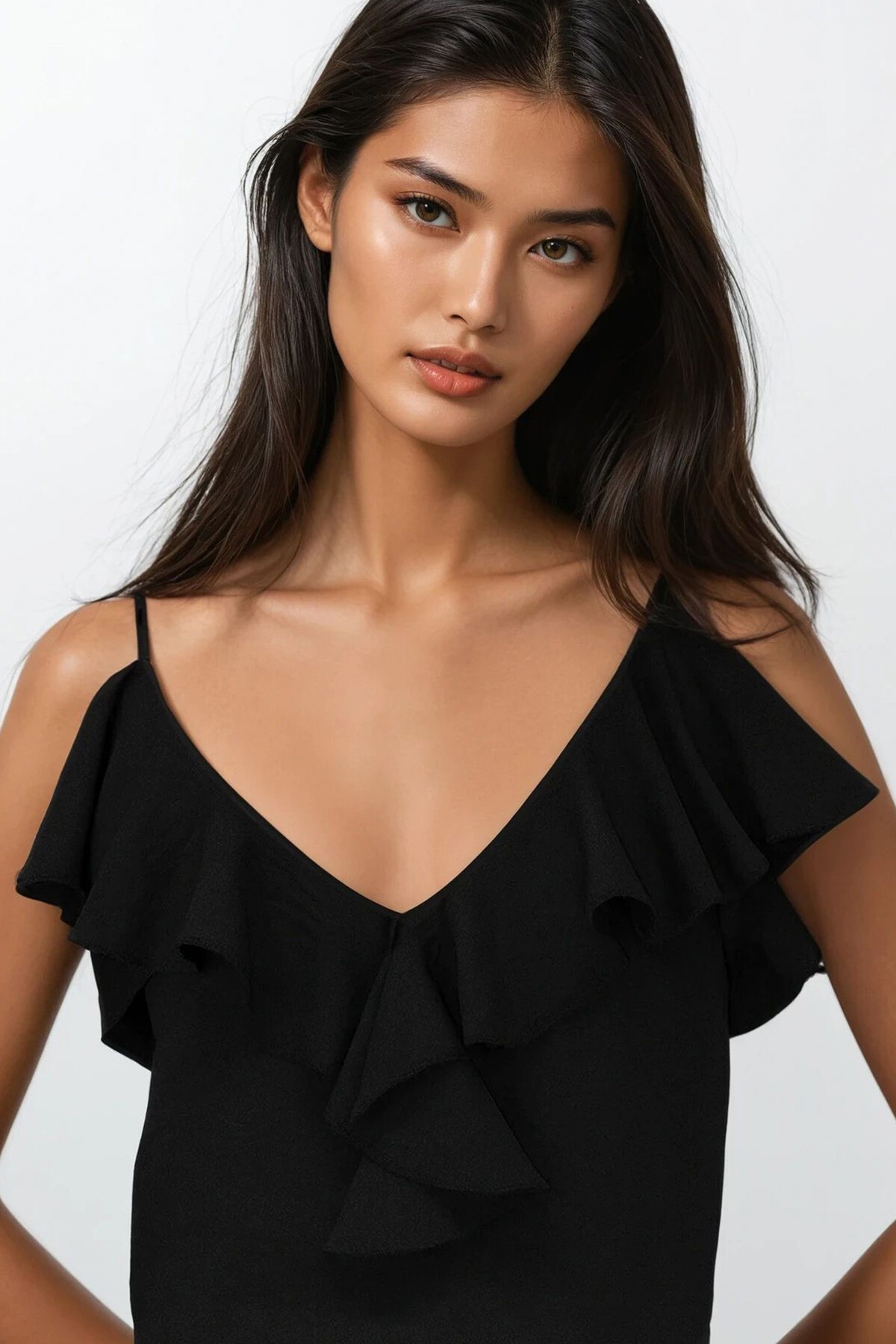 Siyah Ayarlanabilir Askılı Önü Fırfırlı Aerobin Bluz