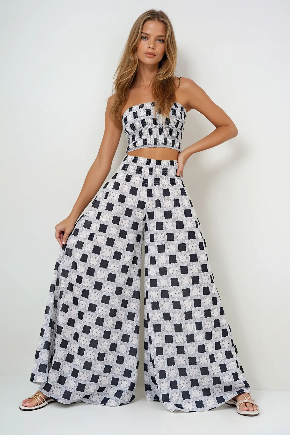 Siyah Beli Gipeli Geniş Paça Pantolon Ve Gipeli Crop Büstiyer Takım