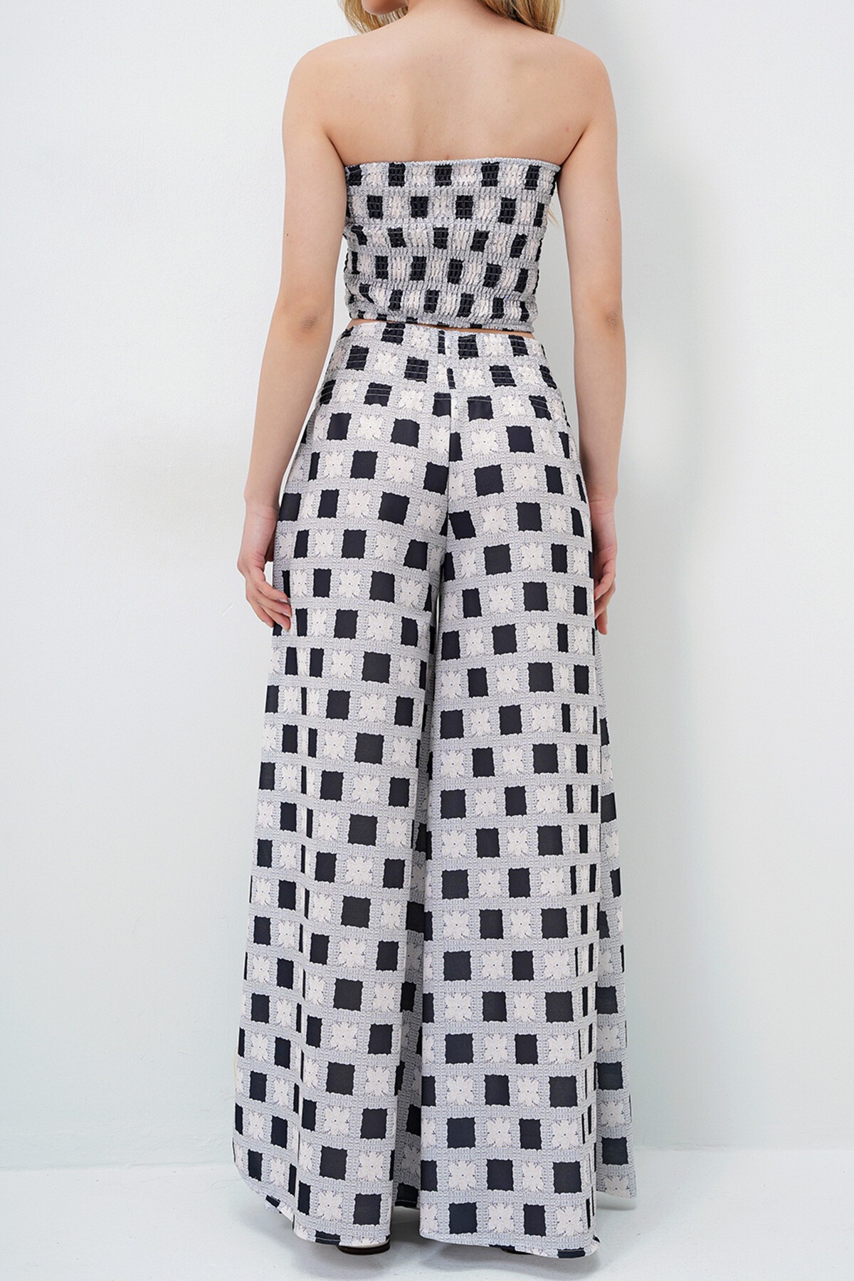 Siyah Beli Gipeli Geniş Paça Pantolon Ve Gipeli Crop Büstiyer Takım