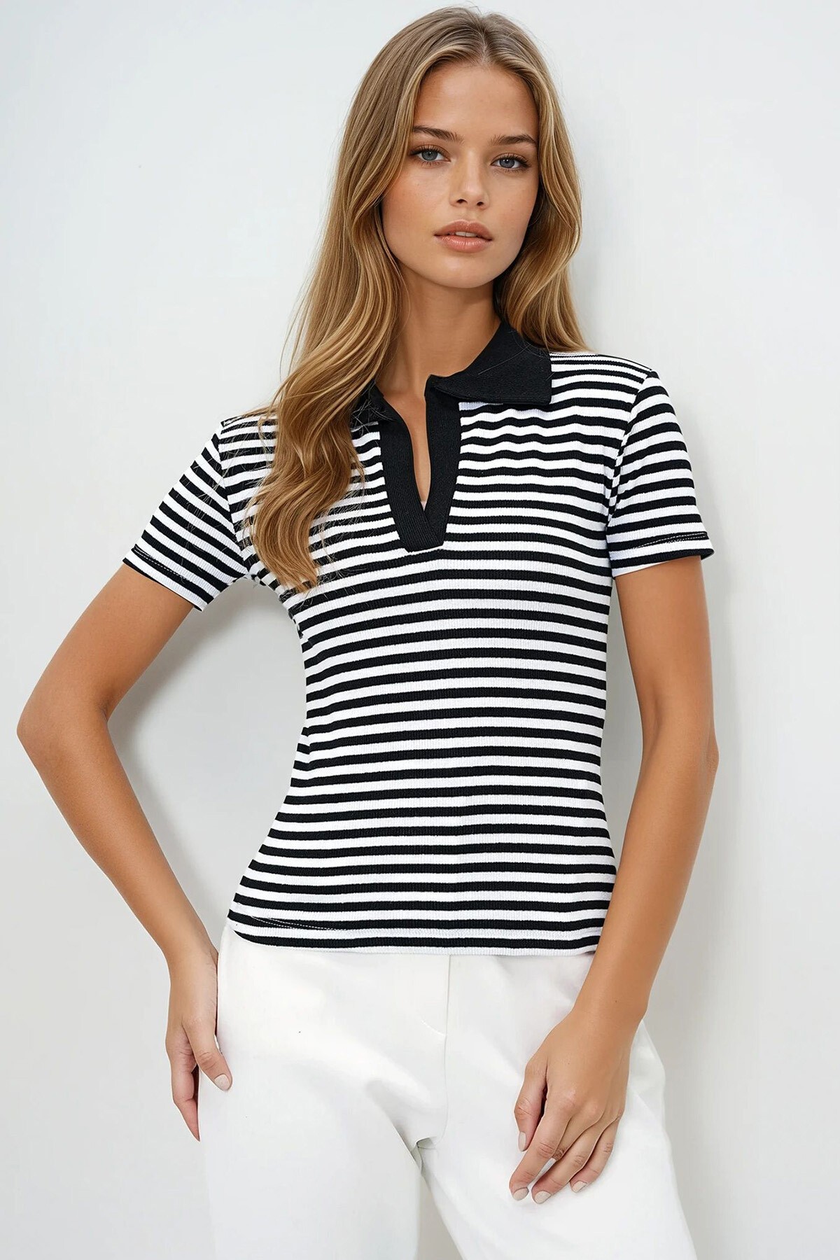 Siyah Beyaz Polo Yaka Yarım Pat Çizgili Kaşkorse Bluz