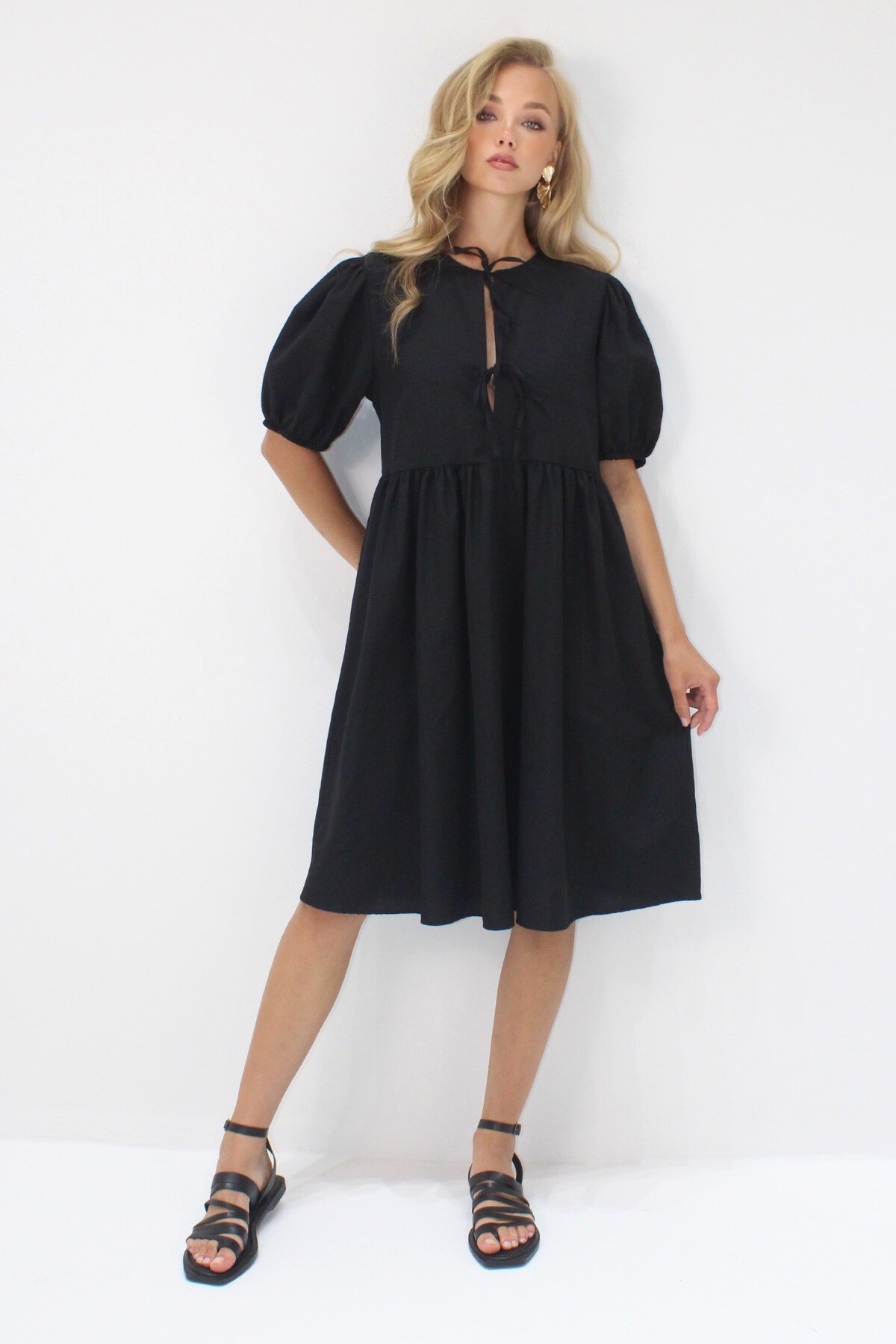 Siyah Bisiklet Yaka Bağlama Detaylı Karpuz Kol Bidi Boy Poplin Elbise