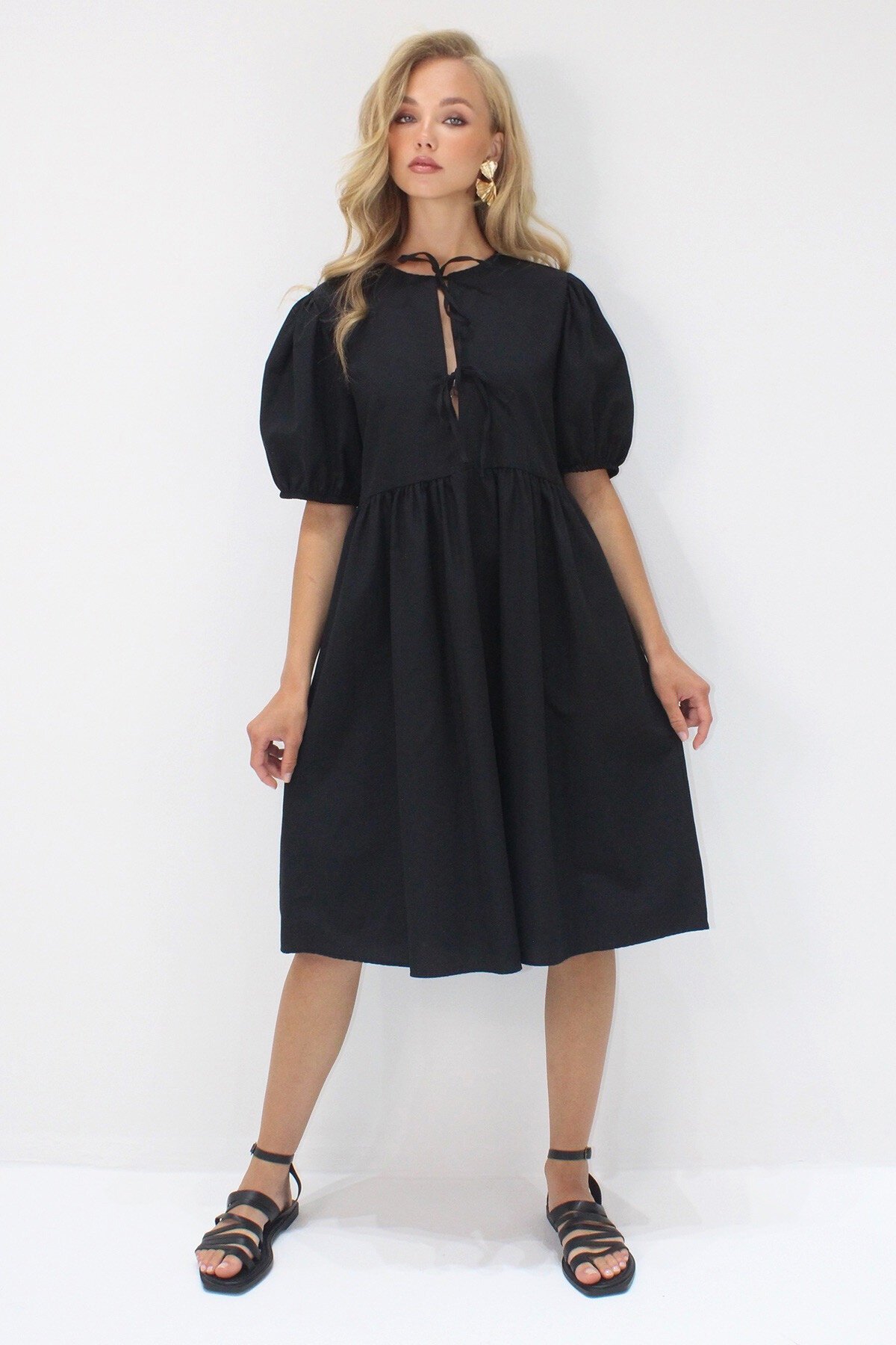 Siyah Bisiklet Yaka Bağlama Detaylı Karpuz Kol Bidi Boy Poplin Elbise