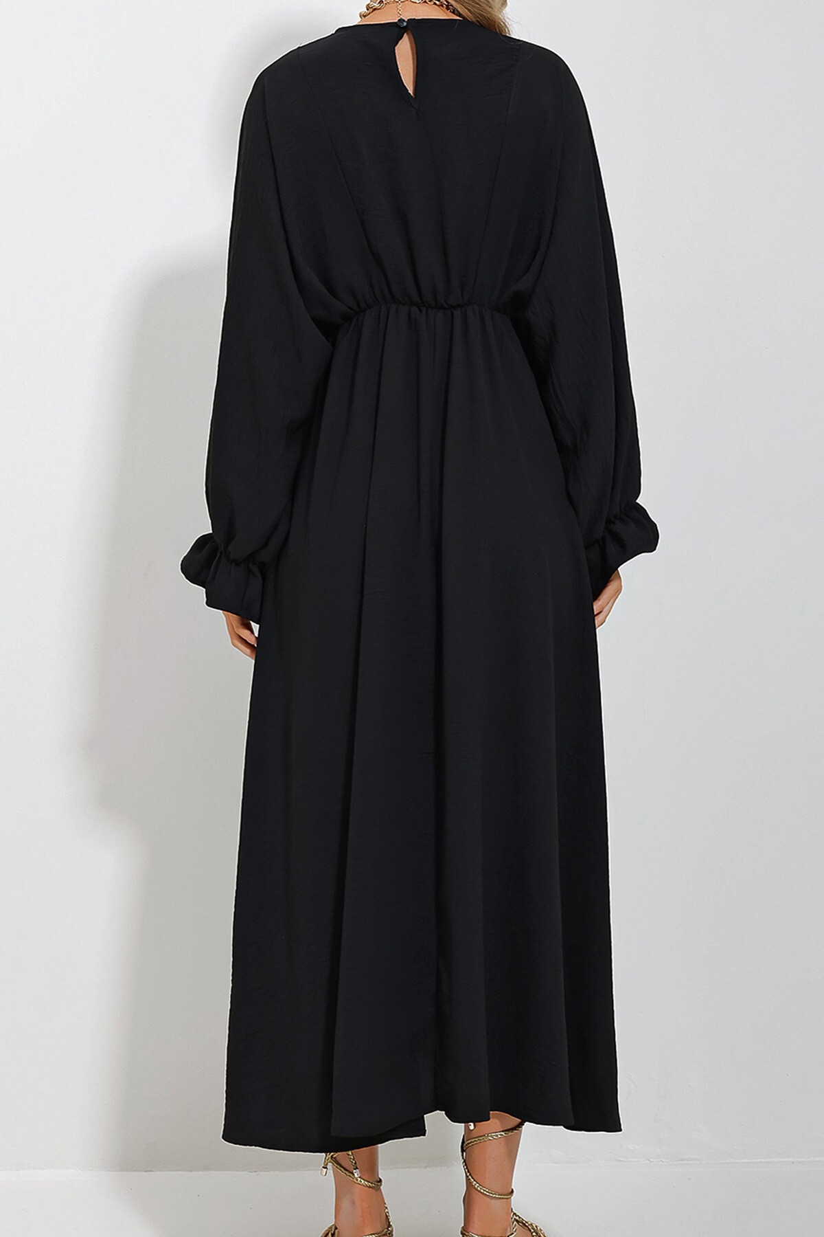 Siyah Bisiklet Yaka Balon Kol Aerobin Kumaş Maxi Boy Elbise