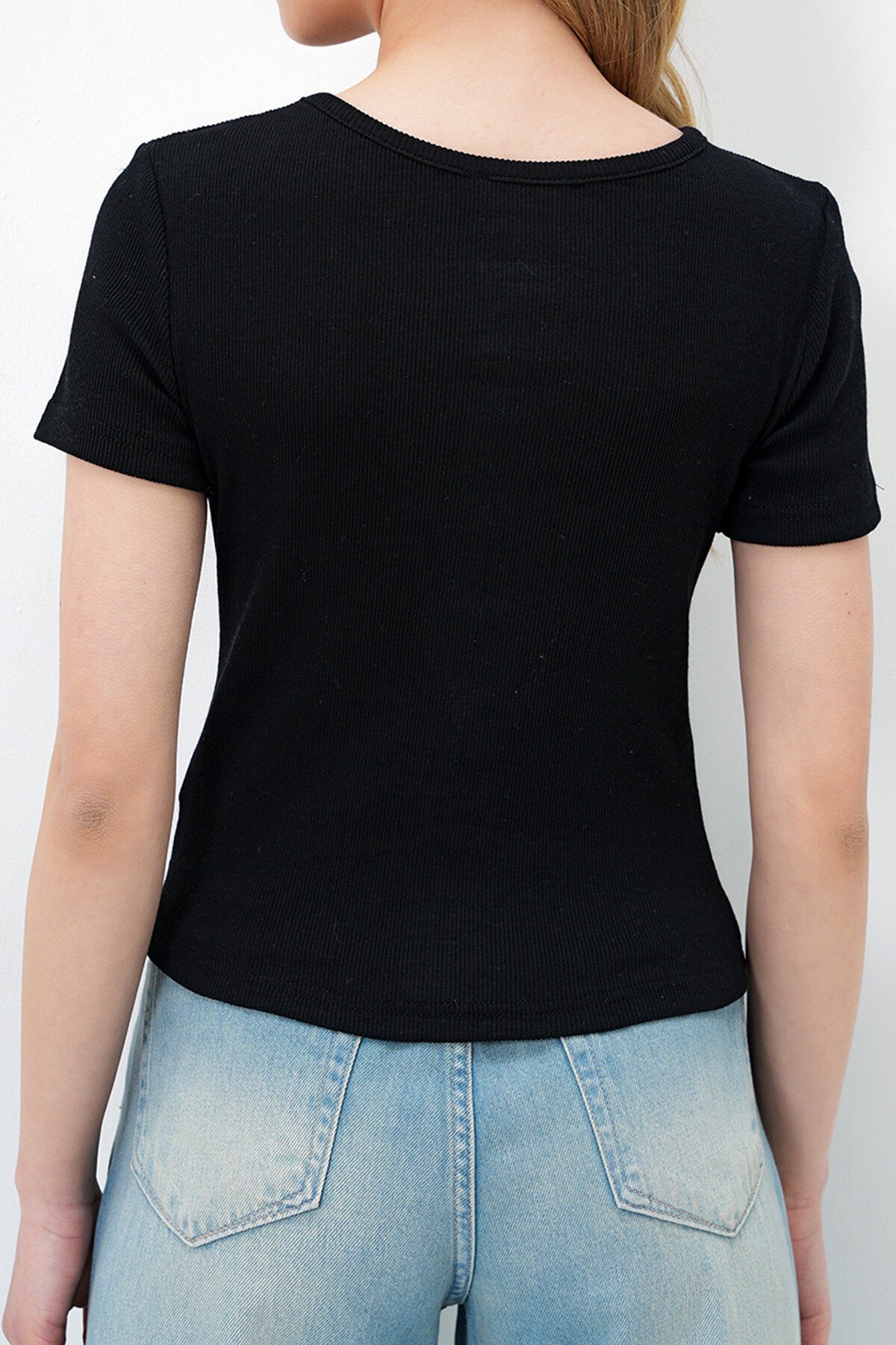 Siyah Bisiklet Yaka Damla Dekolteli İnci Çakımlı Kaşkorse Bluz