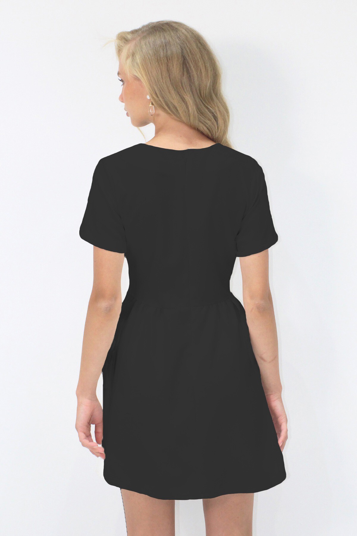 Siyah Cep Detaylı Sırtı Fermuarlı Kısa Kol Dokuma Elbise