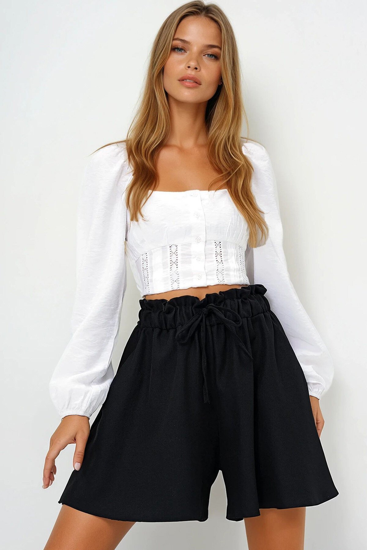Siyah Çift Cepli Bağla Detaylı Yazlık Dokuma Şort Etek