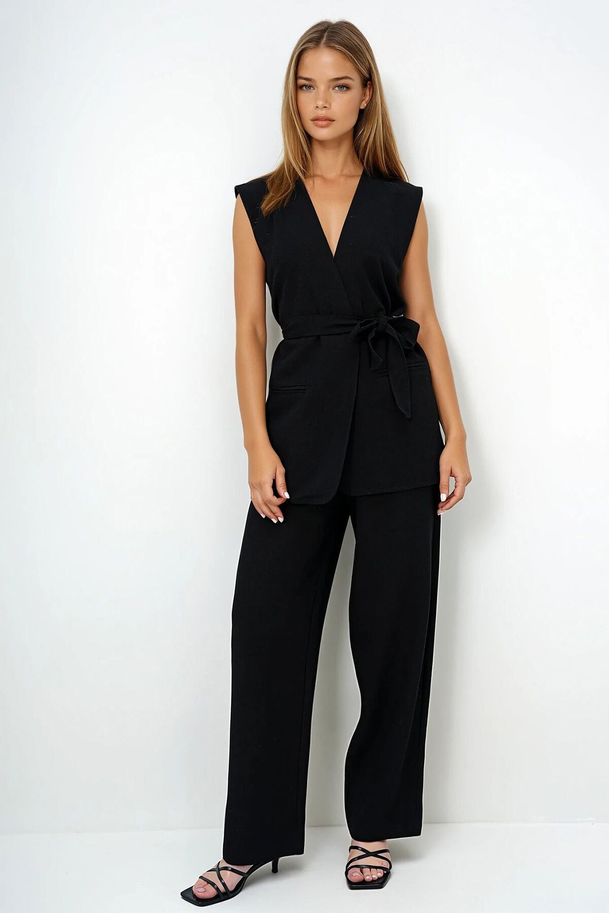 Siyah Çift Cepli Bağlamalı Keten Pantolon Yelek Takım