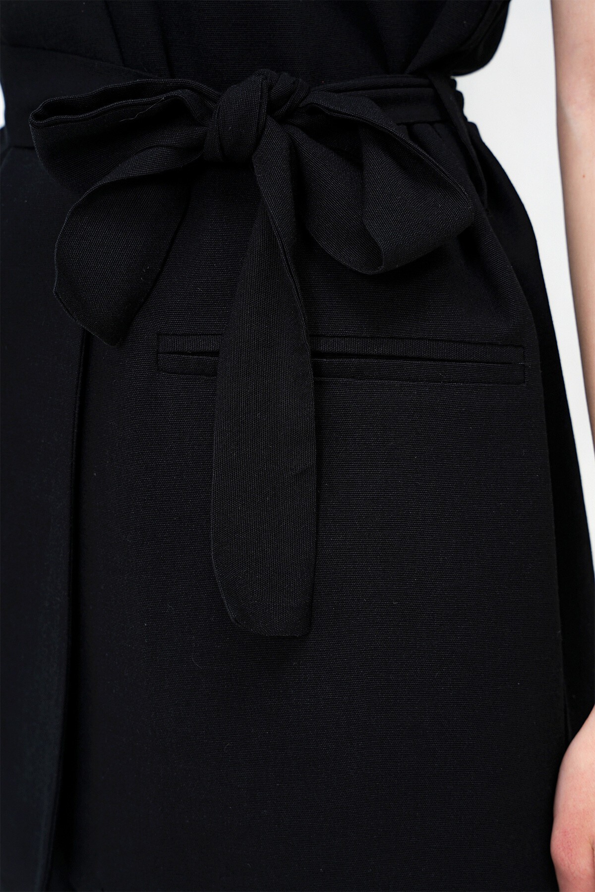 Siyah Çift Cepli Bağlamalı Keten Pantolon Yelek Takım