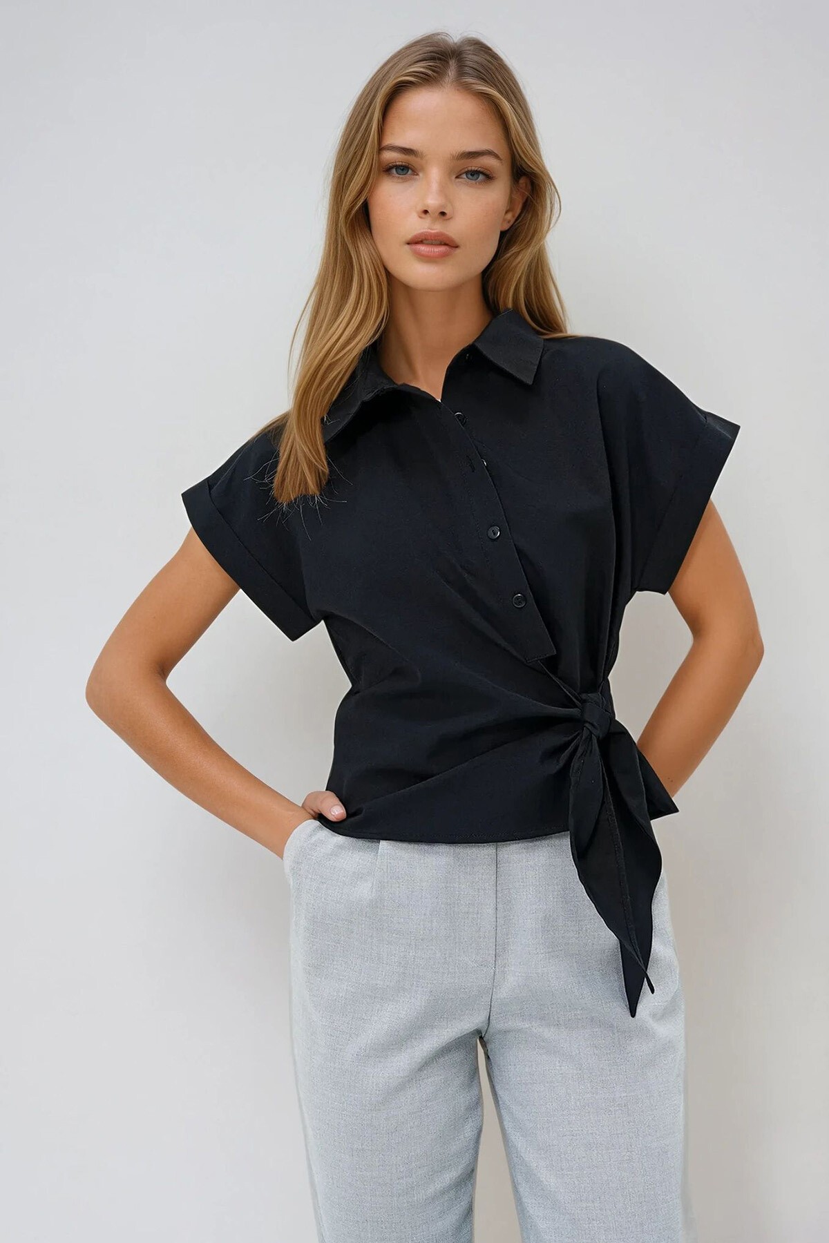 Siyah Double Kol Bağlama Detaylı Poplin Gömlek