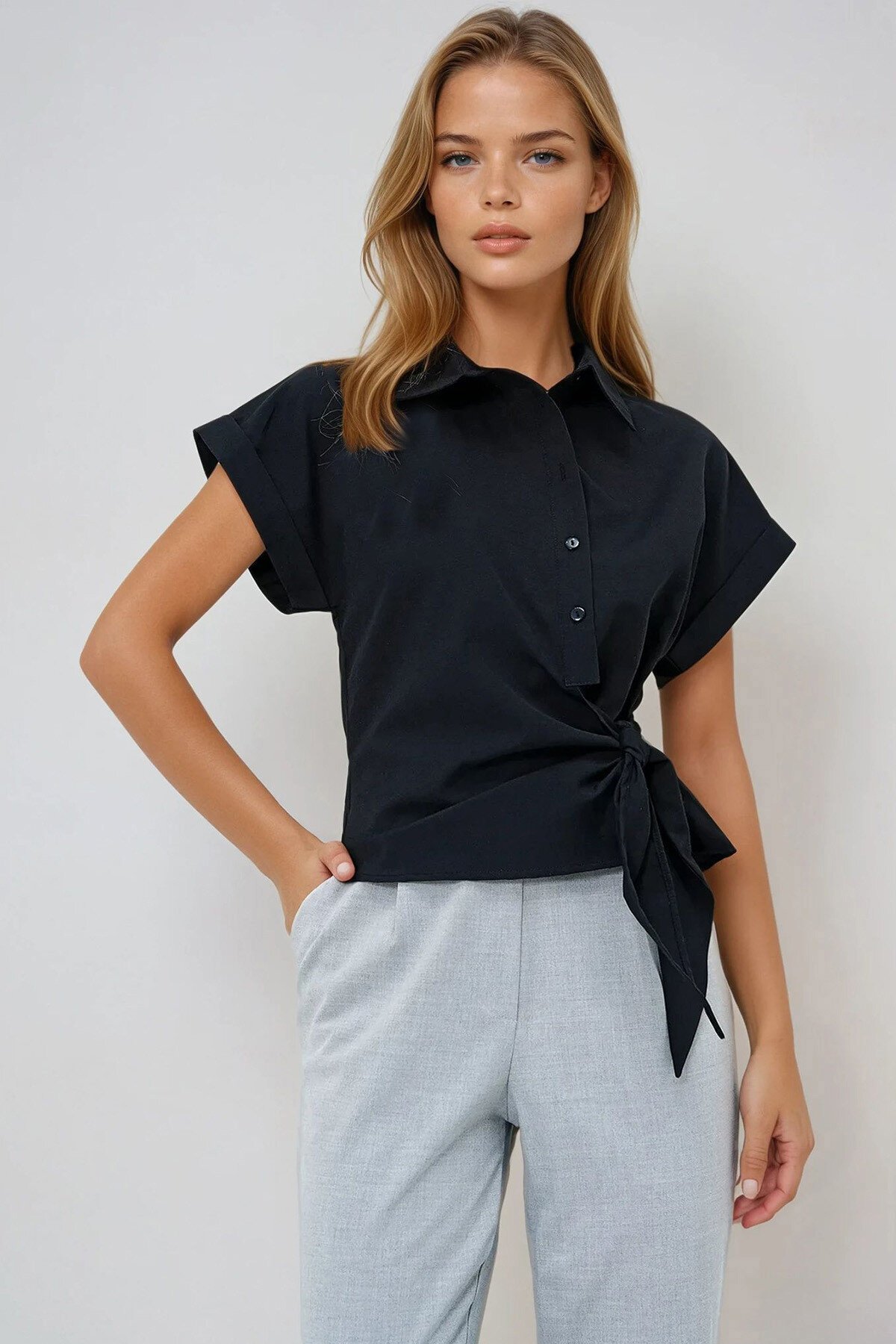 Siyah Double Kol Bağlama Detaylı Poplin Gömlek