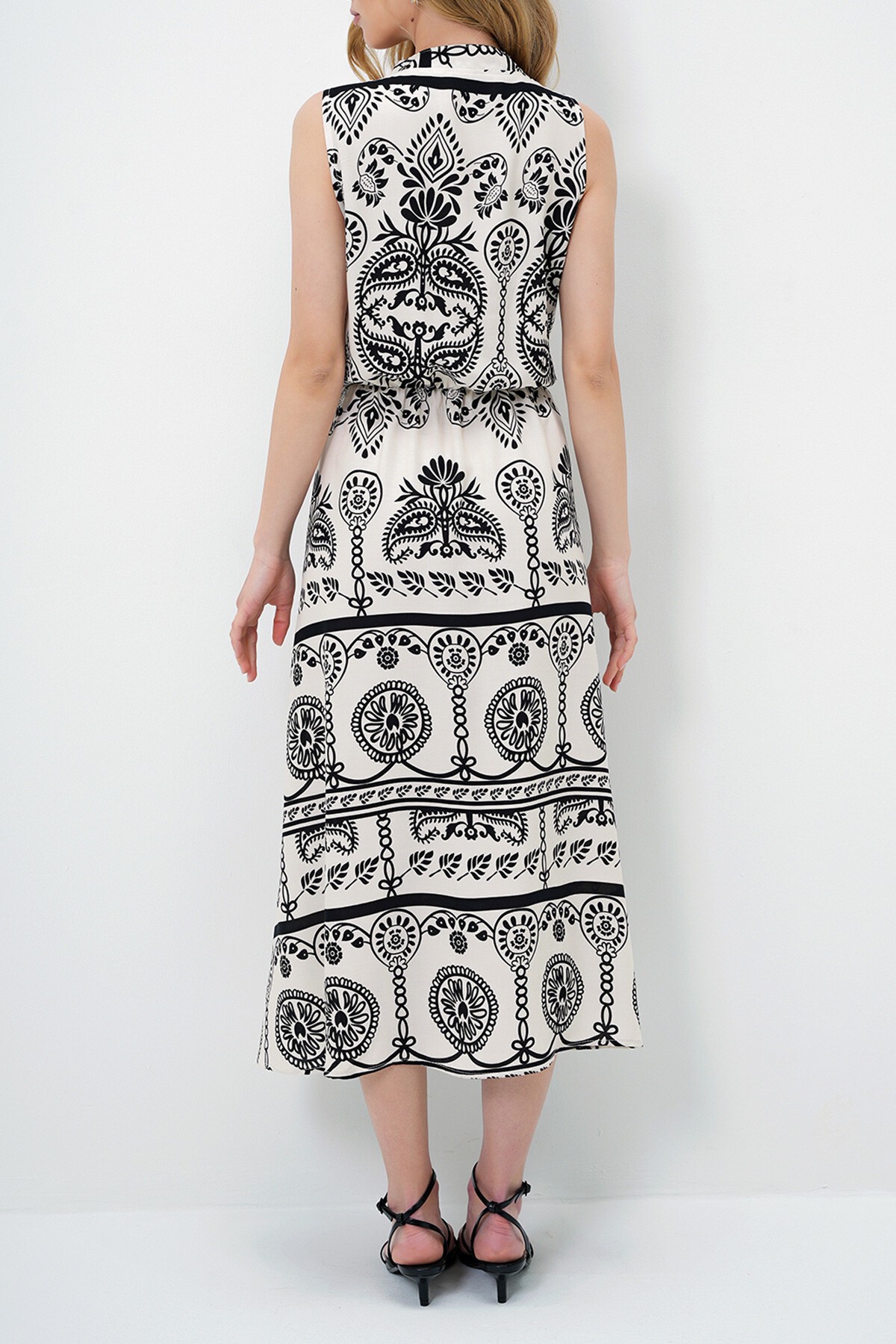 Siyah Ekru Hakim Yaka Önü Düğmeli Sıfır Kol Dokuma Yazlık Elbise