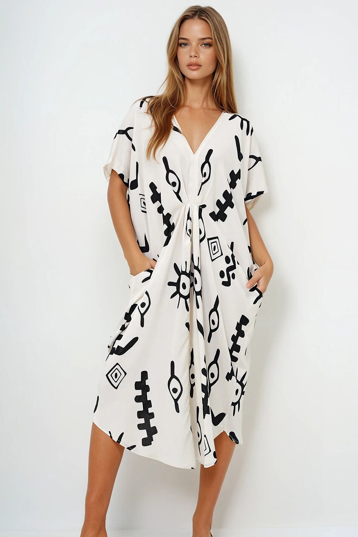 Siyah Ekru V Yaka Desenli Yazlık Maxi Boy Dokuma Elbise