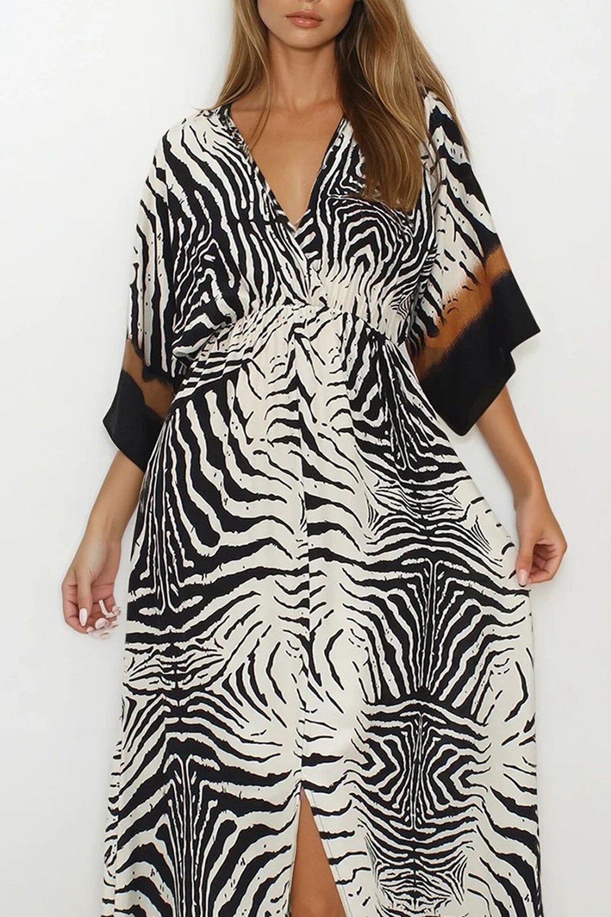 Siyah-Kahve Kruvaze Yaka Beli Lastikli Yarasa Kol Yırtmaç Detaylı Dokuma Maxi Boy Elbise