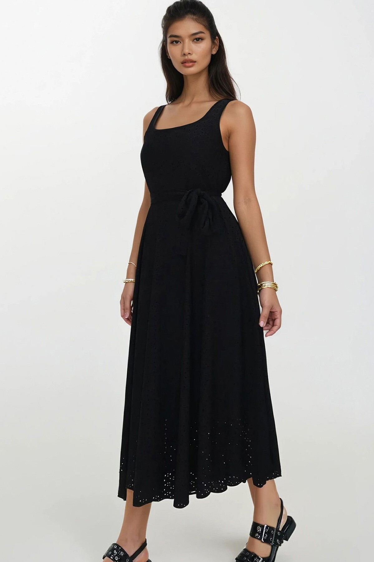 Siyah Kare Yaka Askılı İçi Astarlı Maxi Boy Fisto Elbise