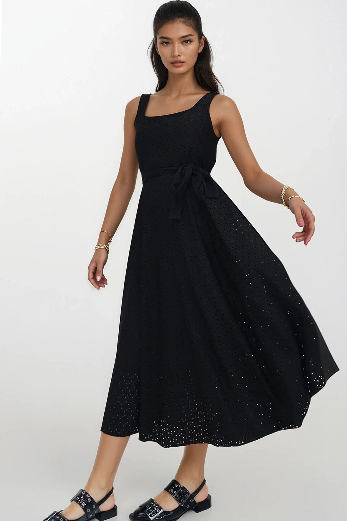 Siyah Kare Yaka Askılı İçi Astarlı Maxi Boy Fisto Elbise