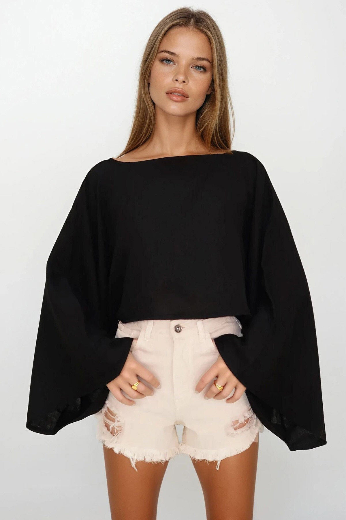 Siyah Kayık Yaka Yarsa Kollu Crop Müslin Bluz