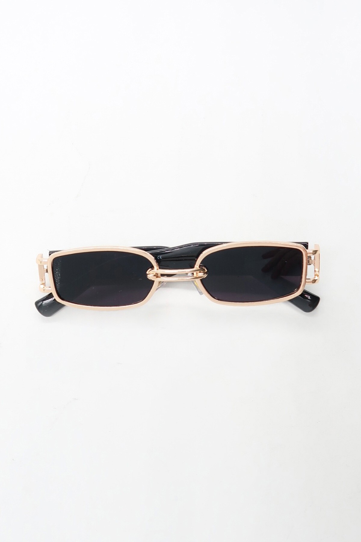 Siyah Metal Çerçeveli Vintage Tasarım Güneş Gözlüğü