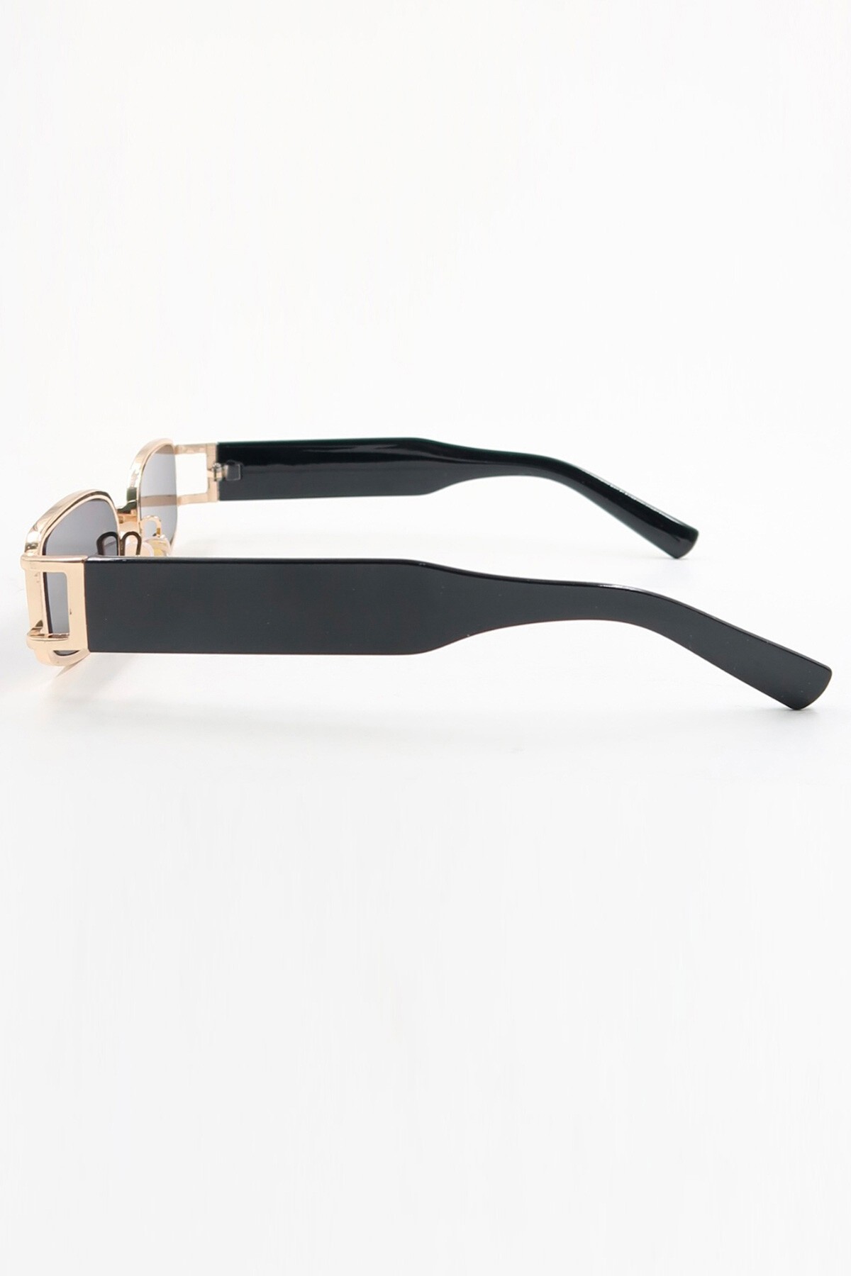 Siyah Metal Çerçeveli Vintage Tasarım Güneş Gözlüğü