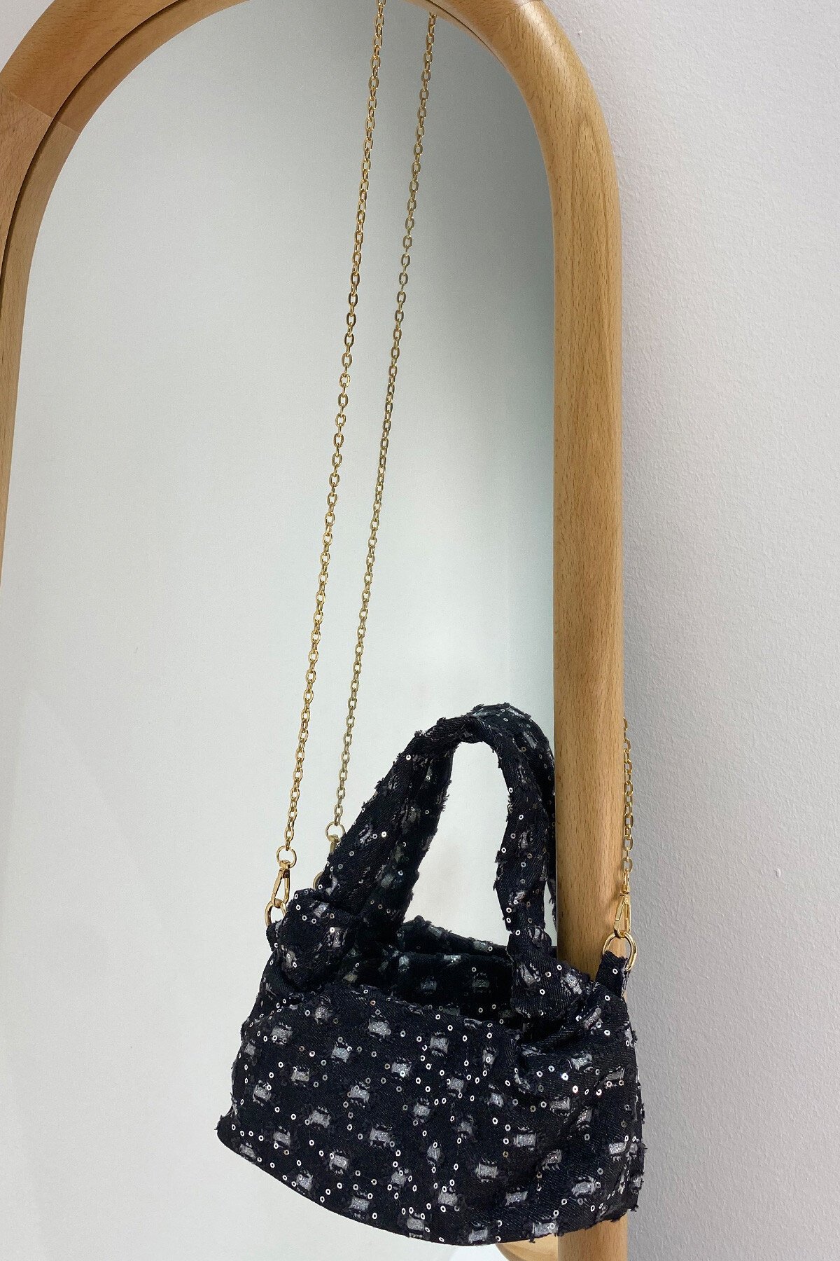 Siyah Püskül Detaylı Zincir Askılı Denim El Ve Omuz Çantası