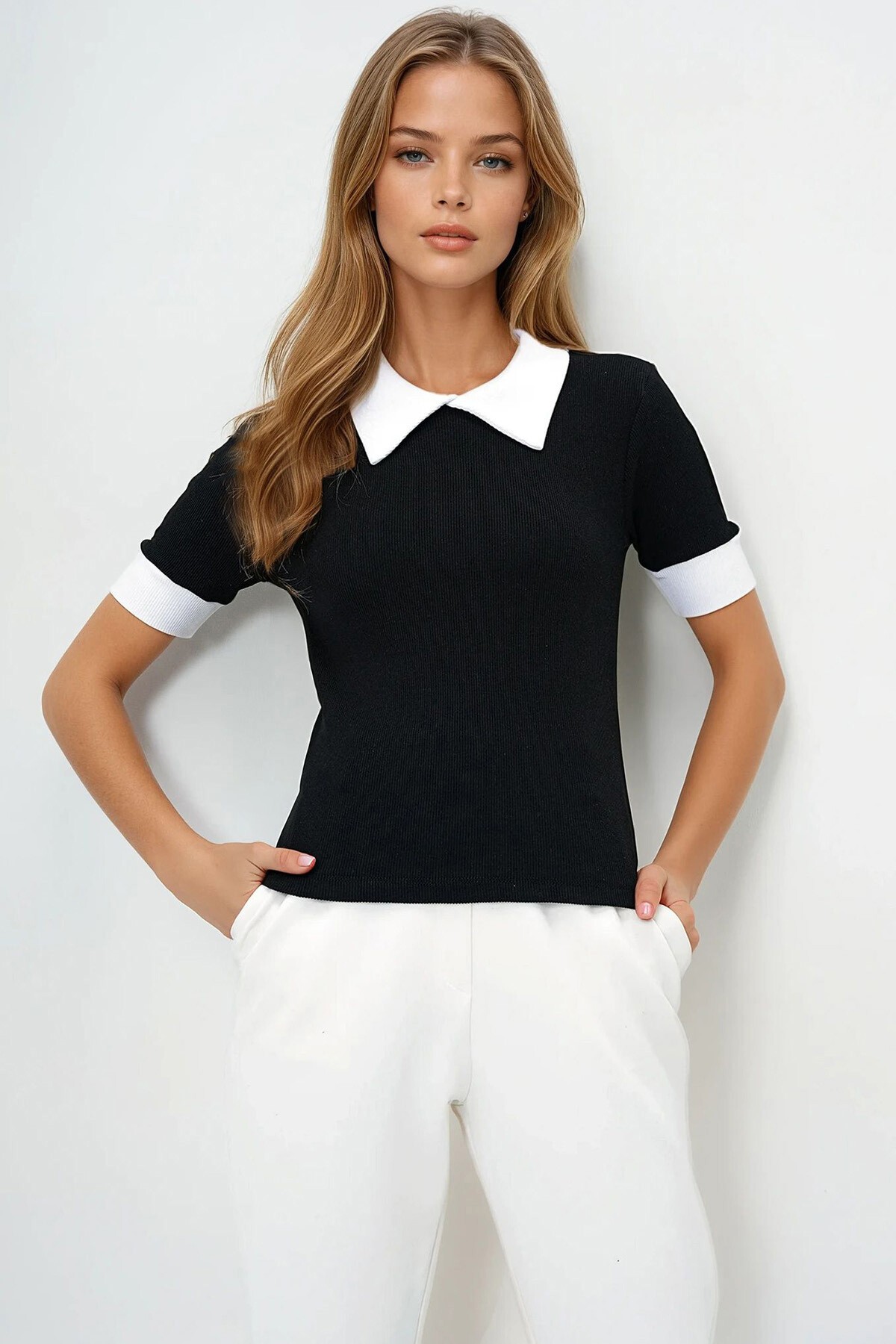Siyah Renk Bloklu Polo Yaka Kaşkorse Bluz