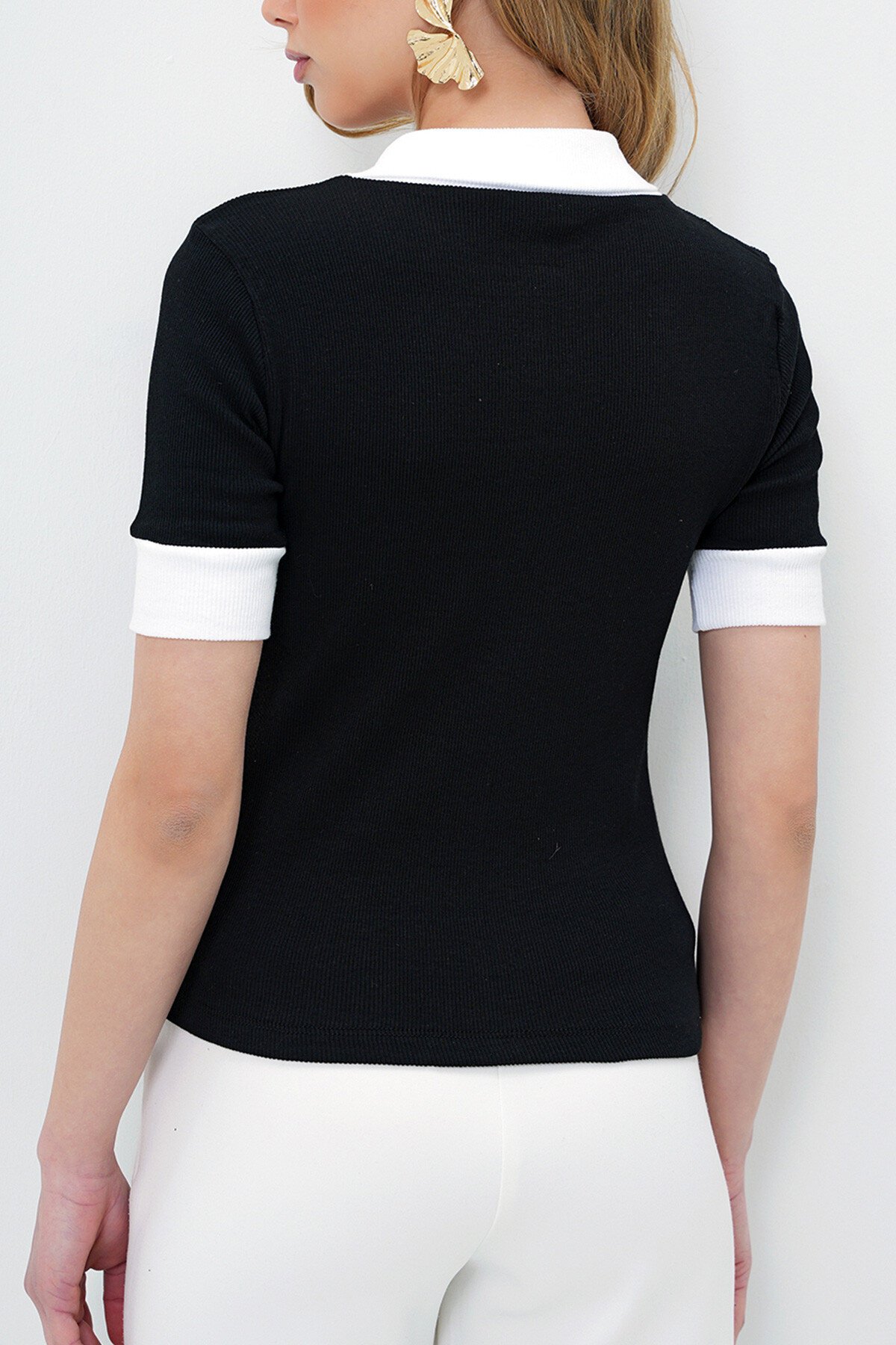 Siyah Renk Bloklu Polo Yaka Kaşkorse Bluz