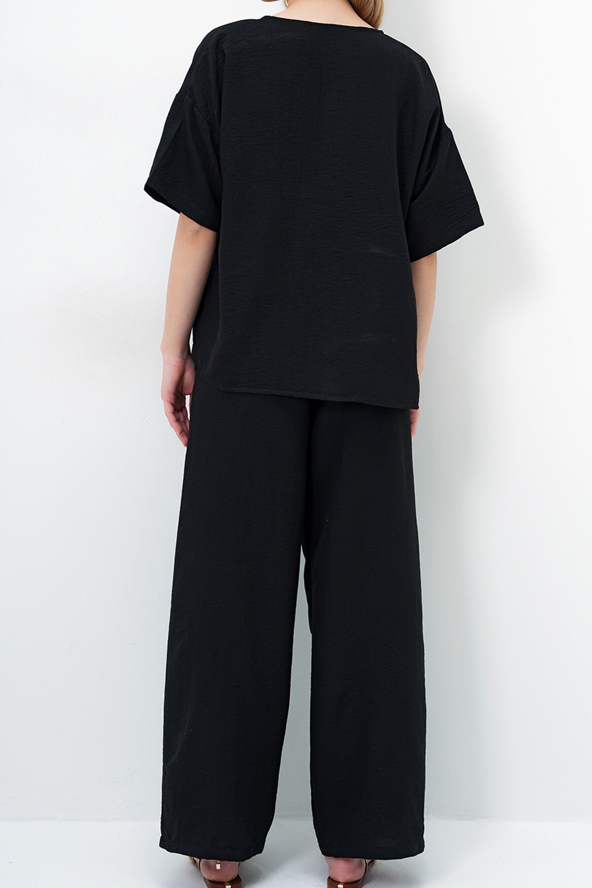 Siyah V Yaka Metal Gold Düğme Detaylı Aerobin Bluz Ve Pantolon Alt Üst Takım