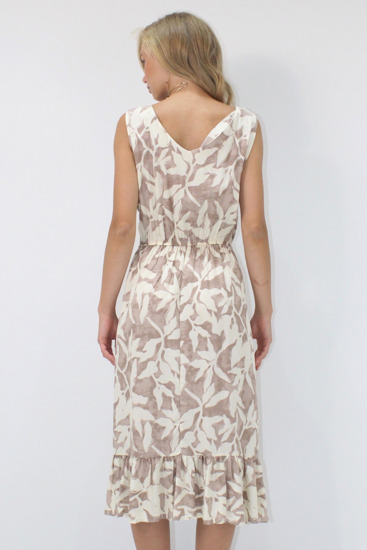 Sütlü Kahve Ön Arka V Yaka Desenli Eteği Volanlı Midi Boy Dokuma Viskon Elbise