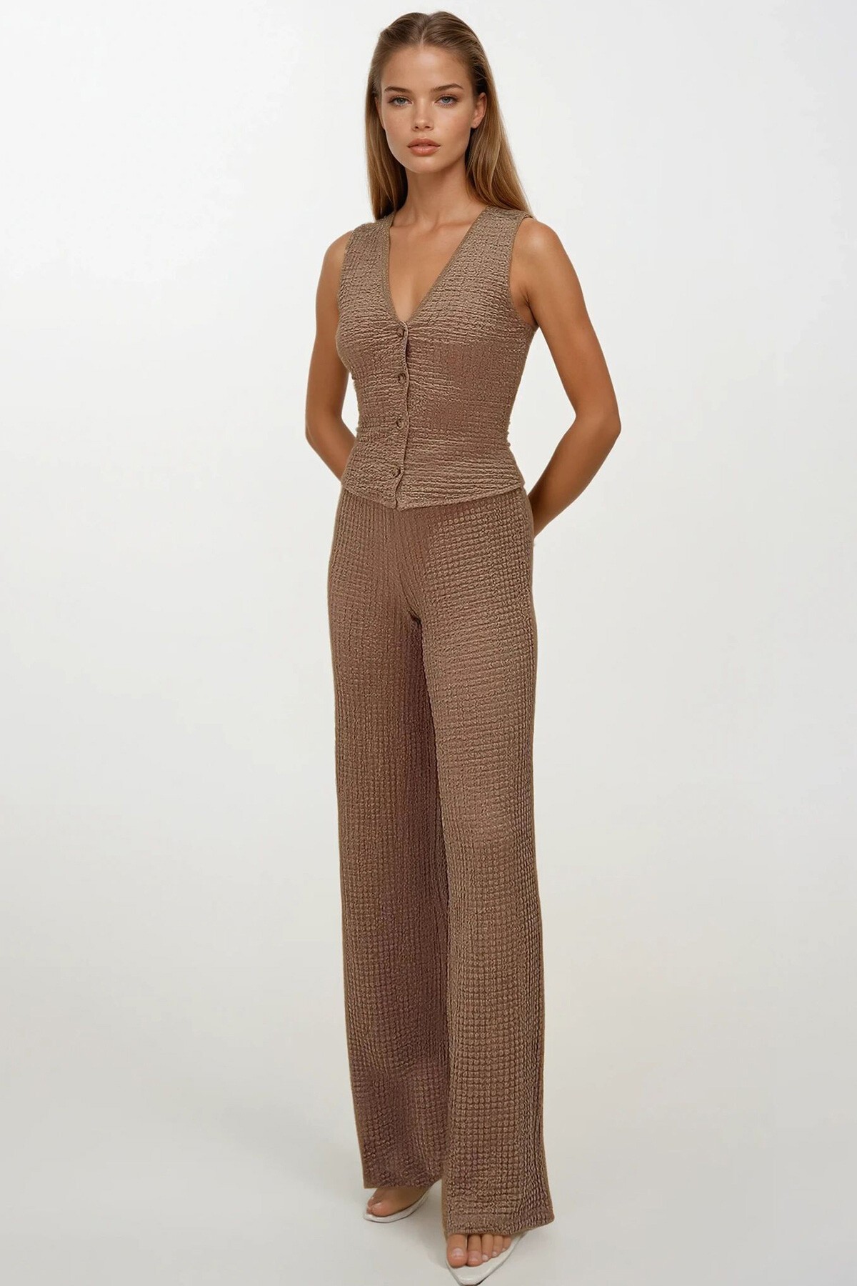 Sütlü Kahve V Yaka Düğmeli Yelek Ve Pantolon Takım