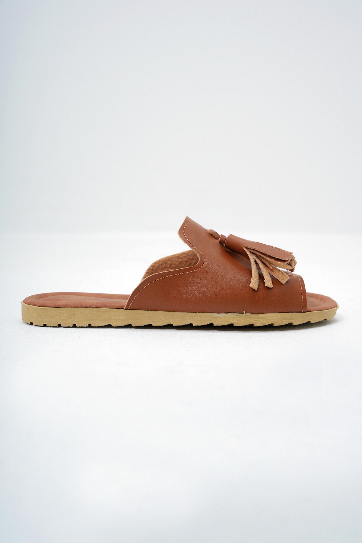 Taba Püskül Detaylı Suni Deri Düz Taban Terlik