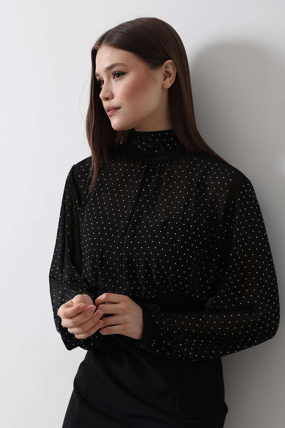 Siyah Balıkçı Yaka Taş Detaylı Şifon Elbise